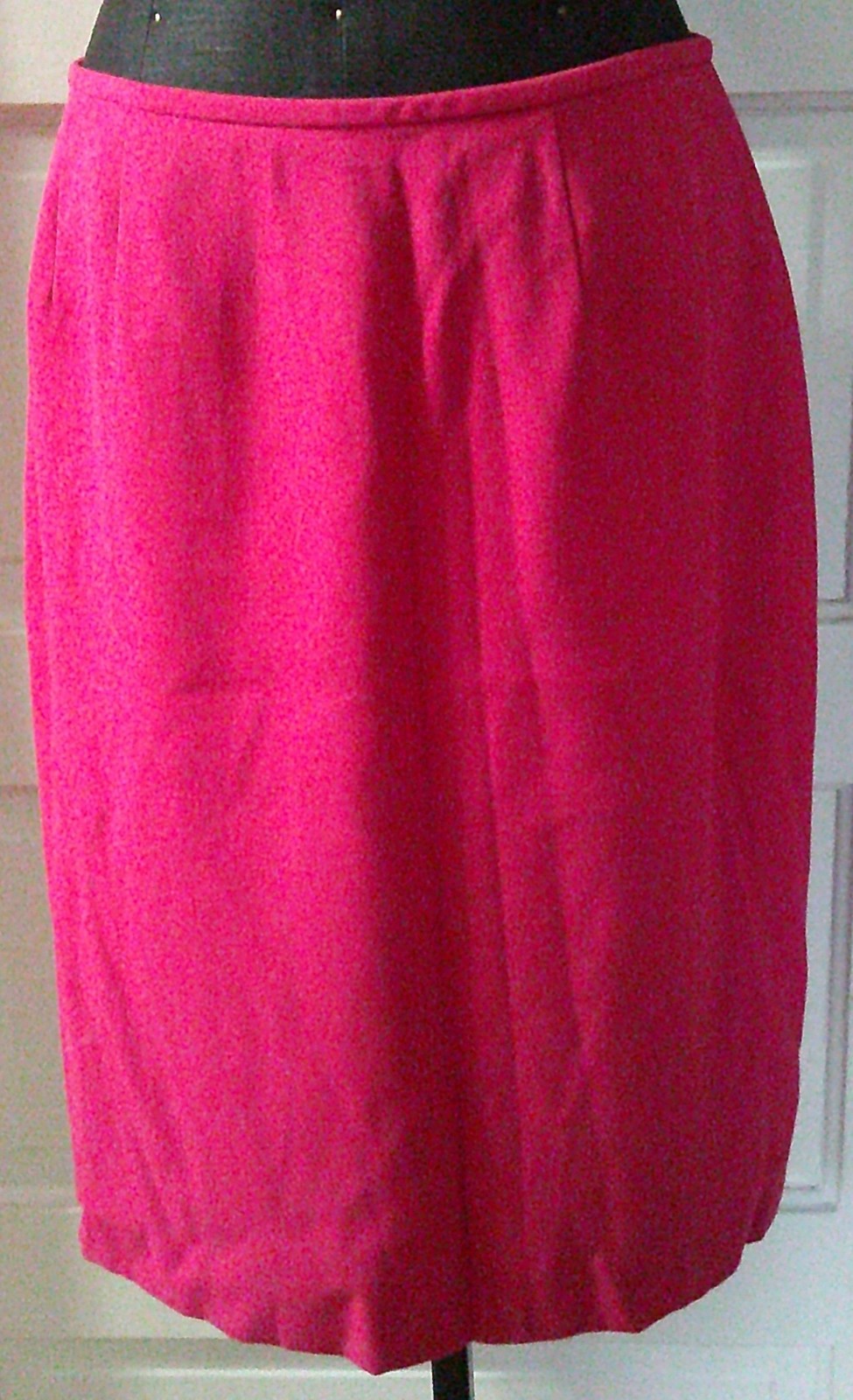 90&rsquo;s KASPER Bright Pink Back Closure Lined Rayon Pencil Skirt 10P