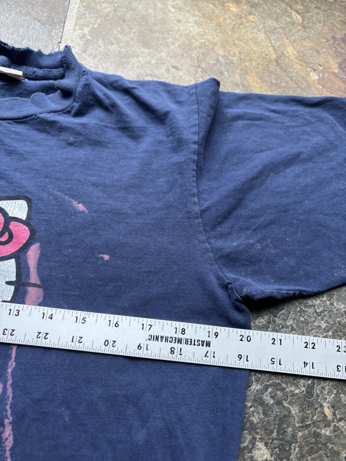 VTG 1996 Thrashed Rare HELLO KITTY Tee.single Stitch.m/L. Made USA.unisex