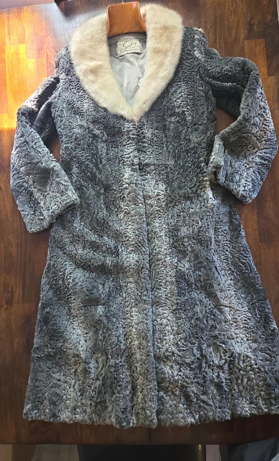 Vintage 1950s Scuby Furs Victoria BC Gray Persian Lamb Coat Cream Mink Shawl 45&Prime;