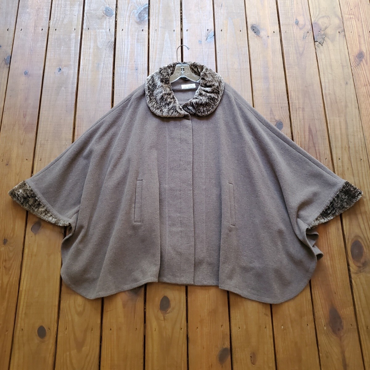Vintage 70&rsquo;s M/L/XL mocha brown faux fur wool cape coat
