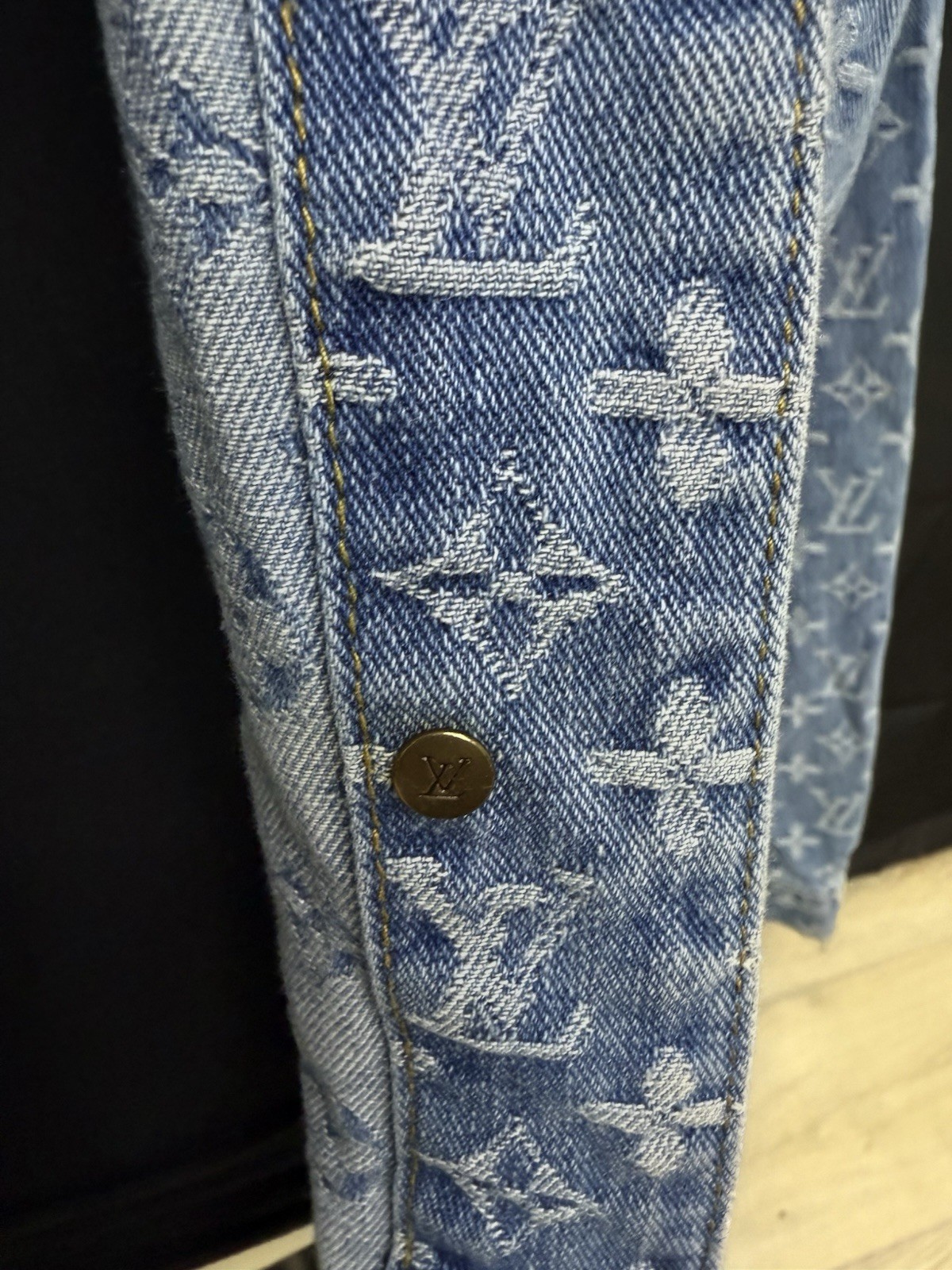 Louis Vuitton LV Monogram Blue Denim Jacket Female Size 48 S Vintage Sold Out ￼
