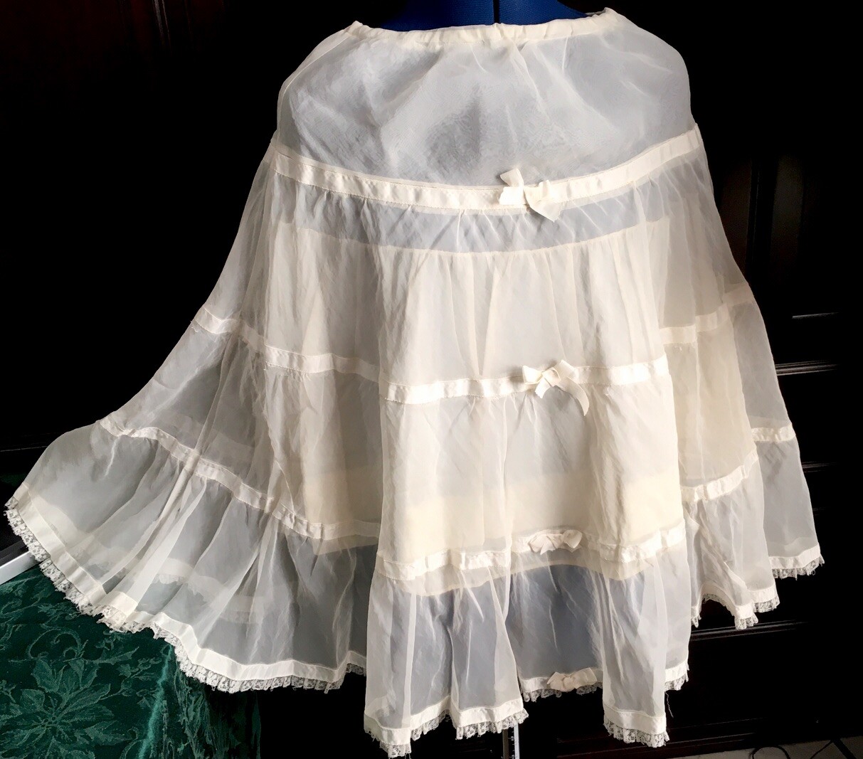 Vintage Ivory 50s 2-layer ribbon/ trim Taffeta Jive Rockabilly Slip/Petticoat