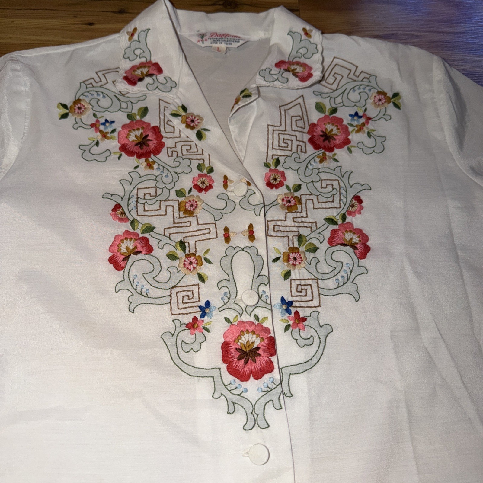 Vintage Daffodil Floral Embroidered Button Up Blouse