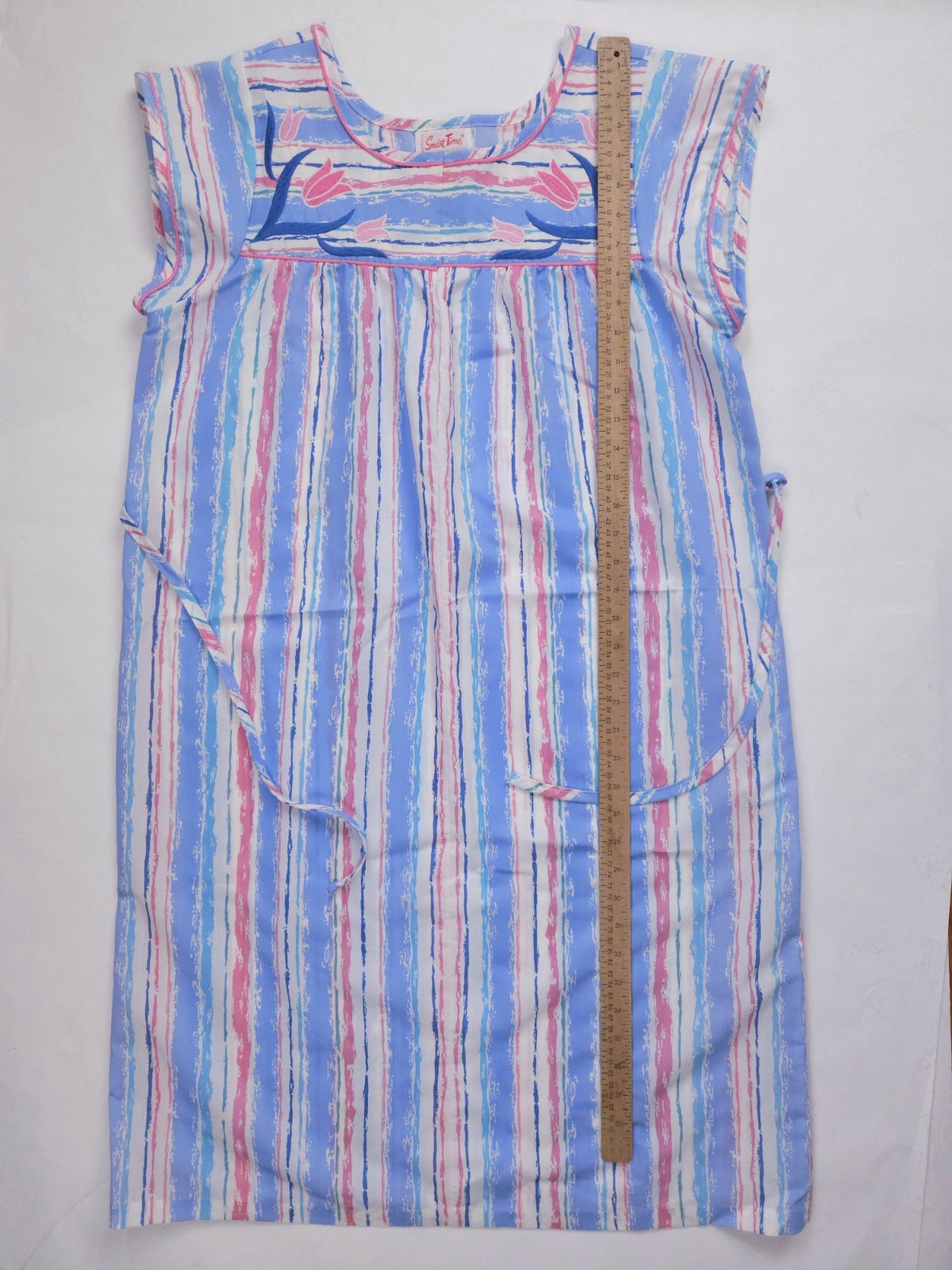 Smart Time Vintage Poly Cotton Embroidered Tulip Spring House Dress Medium