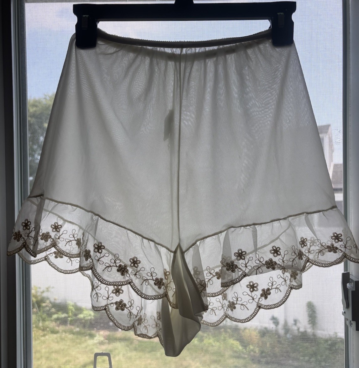 Vintage Blue Swan Ivory High Waist Panties Size 6 Lace Leg Wide Crotch Nylon