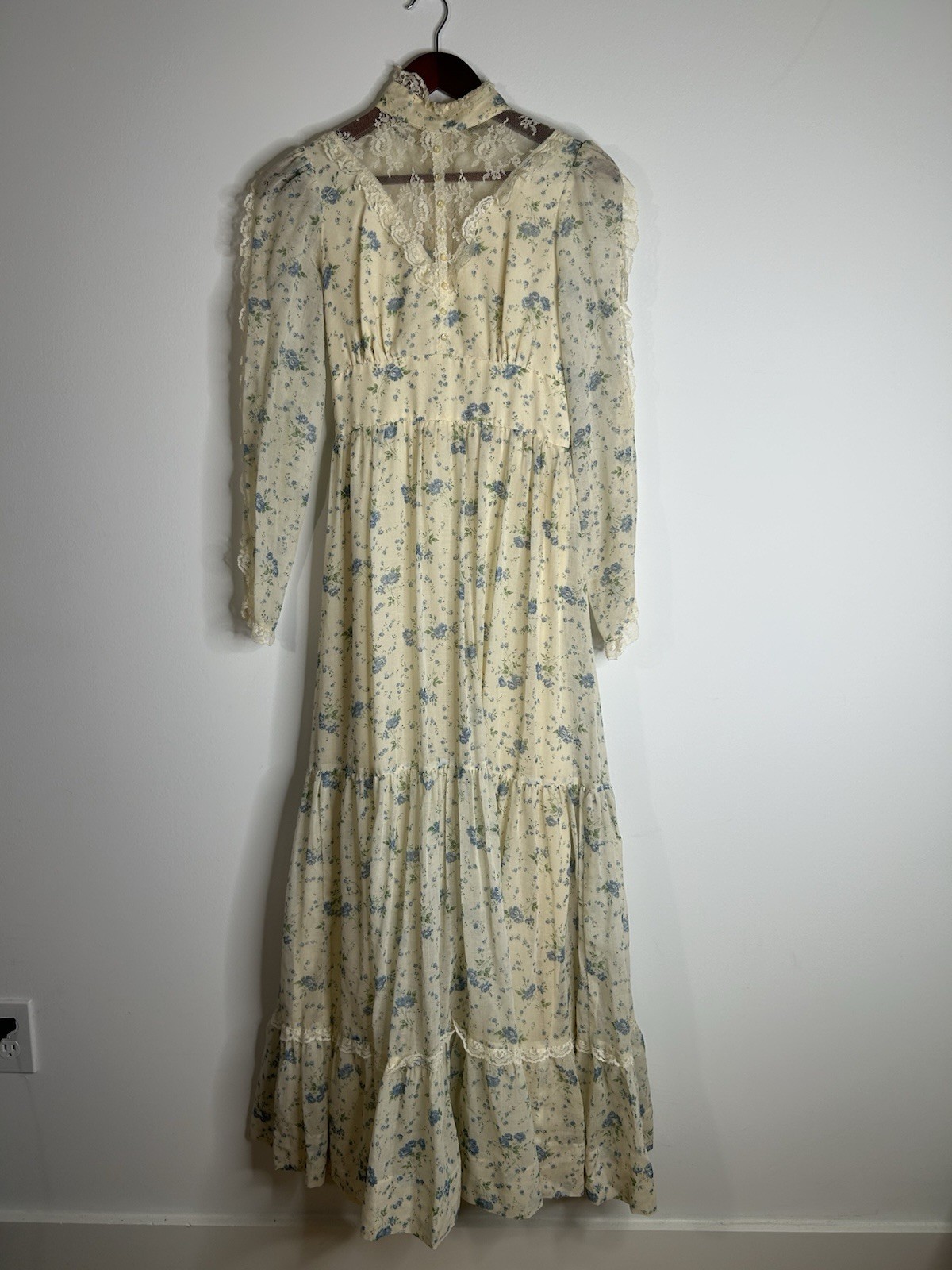 Vintage 1970’s Dress Women’s Ivory Floral Aline Prairie Cottage Core