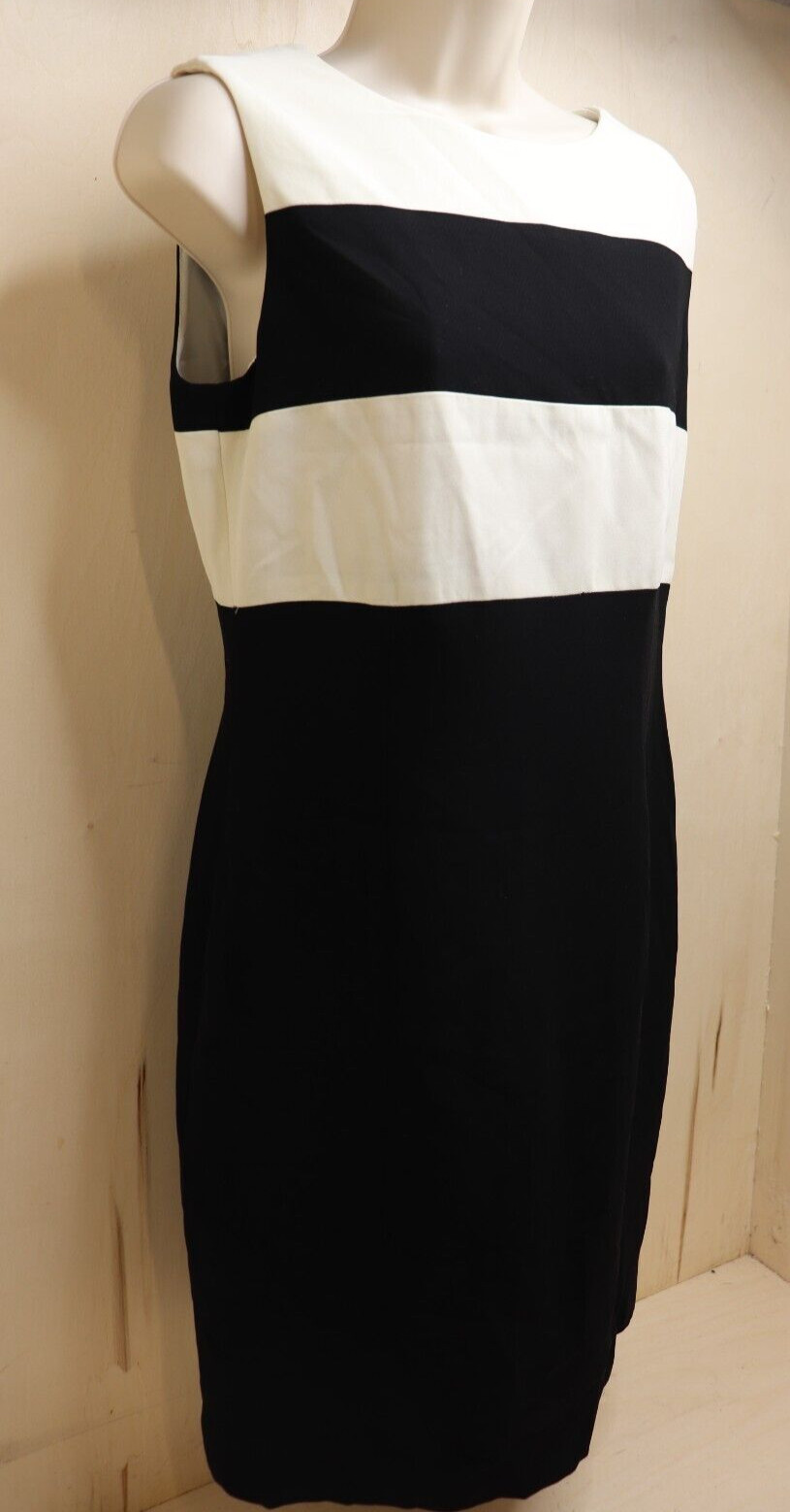 Vintage JONES WEAR Black White Color Black Shift Retro Dress Size 6 RN 54050