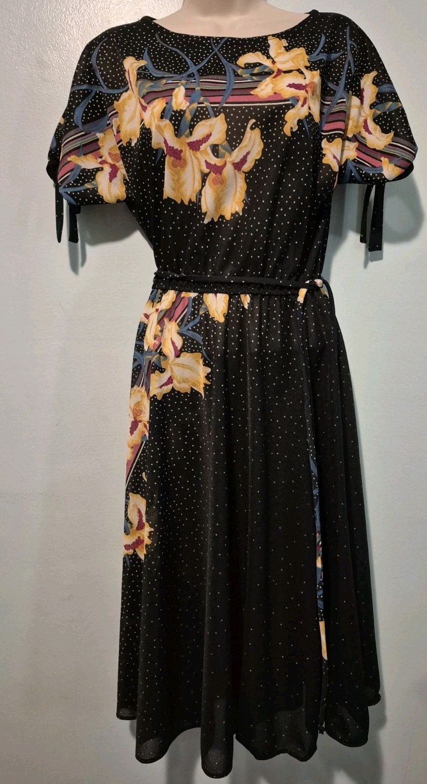 Vintage 1970s JC Penny Black Floral Iris Short Sleeve Dress Sz Small Boho…