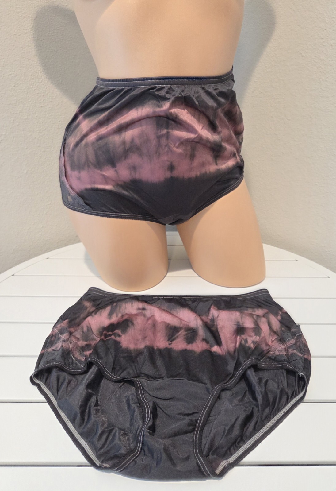 Vanity Fair Lace Nouveau Shiny Nylon Brief Panty Lot of 2 Rainbow Black Pink 6/M