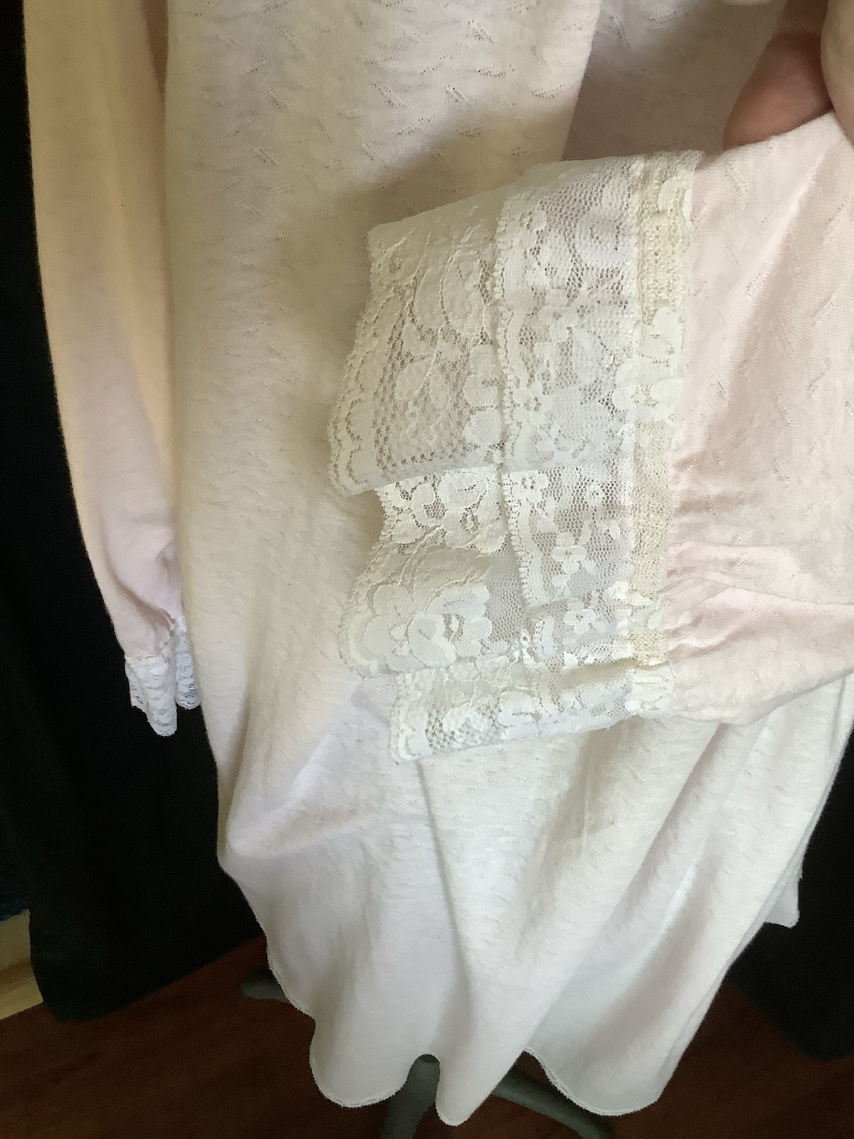 Vintage 1980s Saks Fifth Ave Carole Hochman 100% Cotton Nightgown Pink Lace M