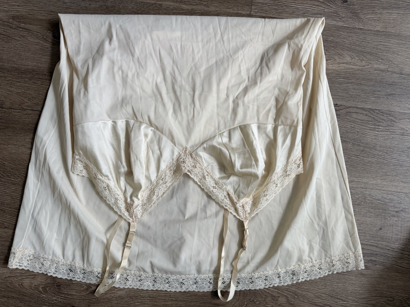 Vintage Vanity Fair Full Slip Dress Lingerie Womens 38 Nylon Lace Ivory