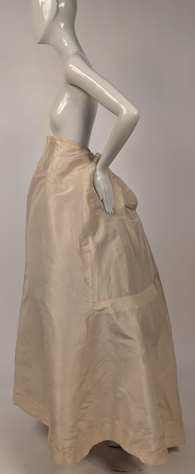 VICTORIAN 1890’S CRISP IVORY SILK TAFFETA SKIRT