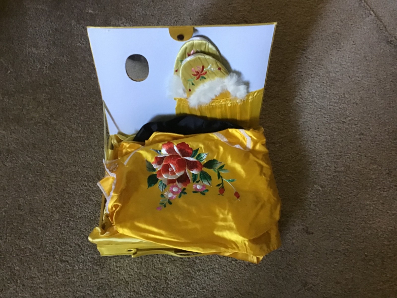 Vtg WWII Asian SILK Embroidered Pajama Set, Robe, & Slippers Original Box Japan