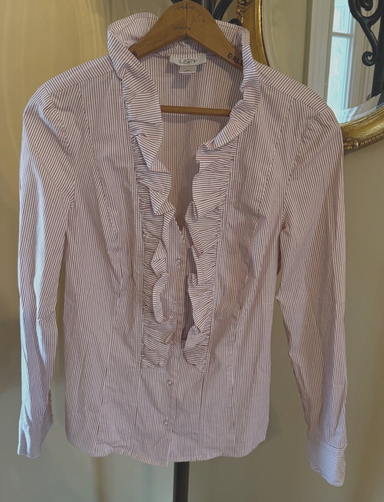 LOFT ANN TAYLOR Vtg Y2K Ruffle Front Burgundy Pinstripe Tailored Blouse Sz 6