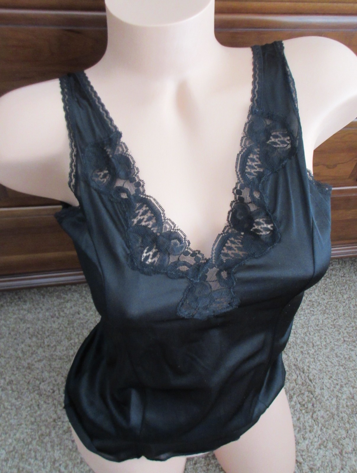 GREENCO MAID BLACK nylon scalloped MEGA LACE camisole slip top sz M (6) 36 bust