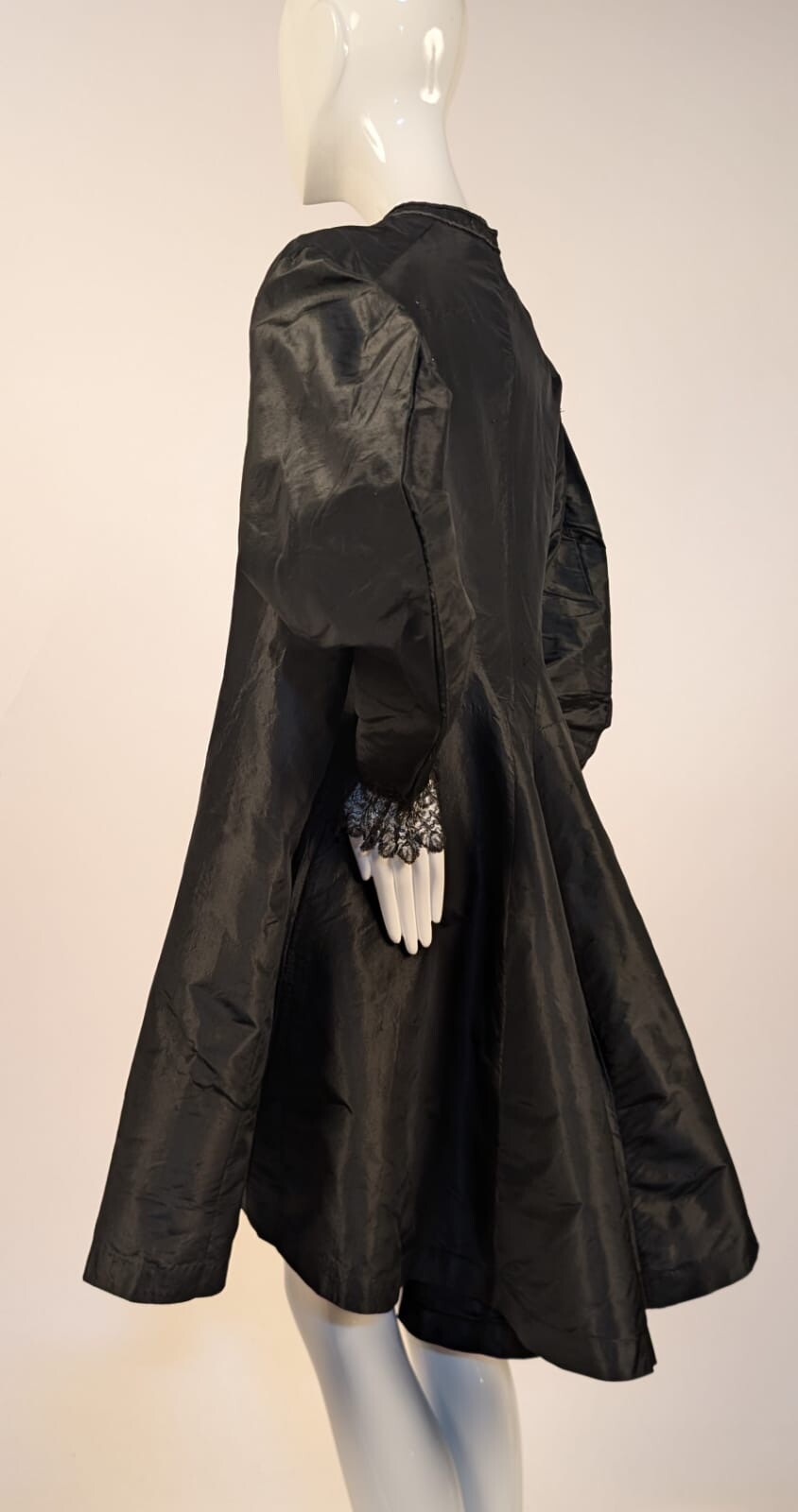 CIVIL WAR ERA BLACK SILK TAFFETA JACKET W FLARING BACK + CHANTILLY LACE CUFFS