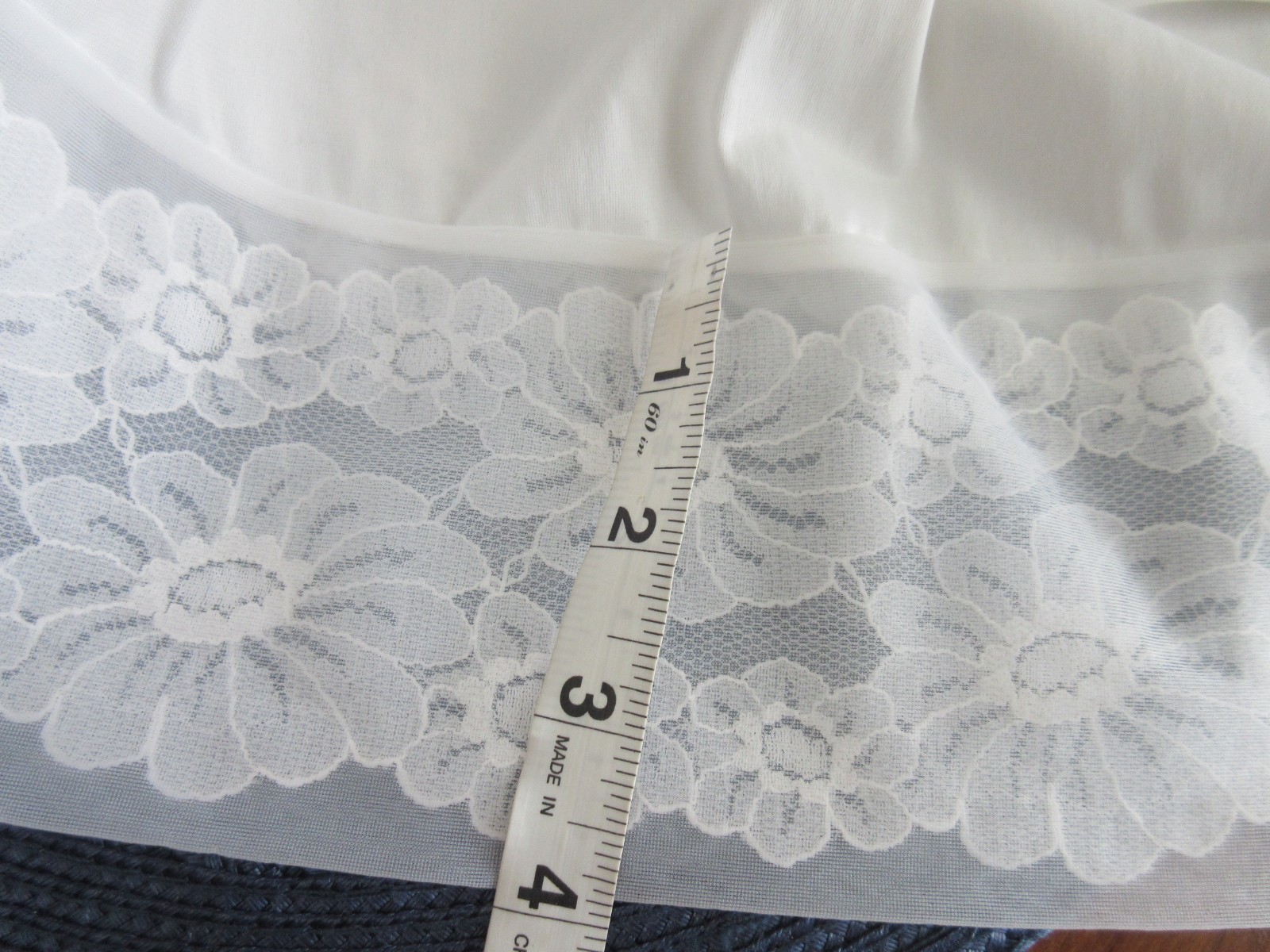 VANITY FAIR IVORY NYLON 4&Prime; CHIFFON LACE full slip nightgown size 38 bust 40&Prime; USA
