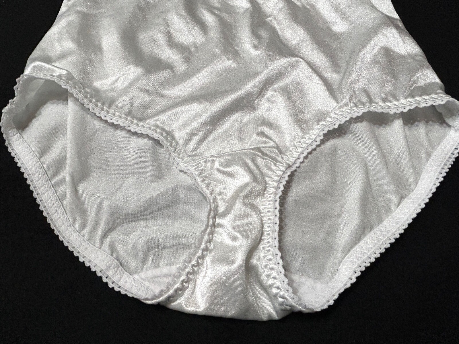 Vtg VANITY FAIR 40301 Satin Second Skin Light Control L / 7 White Brief Panties