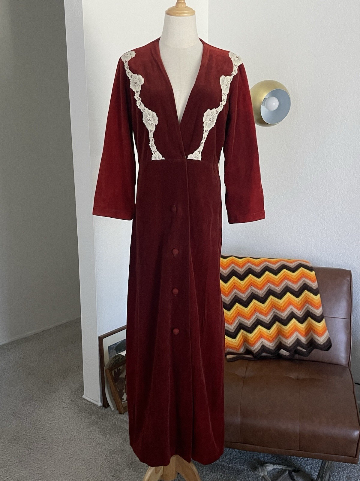 Vintage 1970s Wildflower Glam Boho Witchy Velour Lace Trim Robe Dress Sz 14