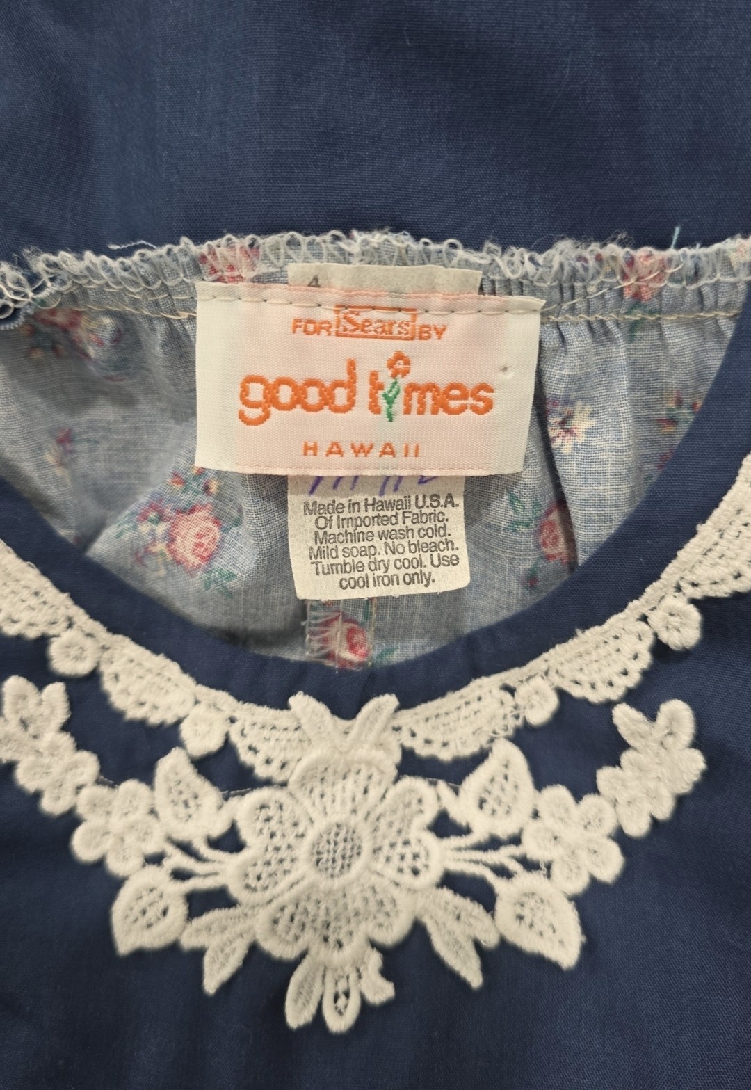 Vintage Good Times Hawaii Cottagecore/Grannycore Floral Maxi Dress. Size Medium