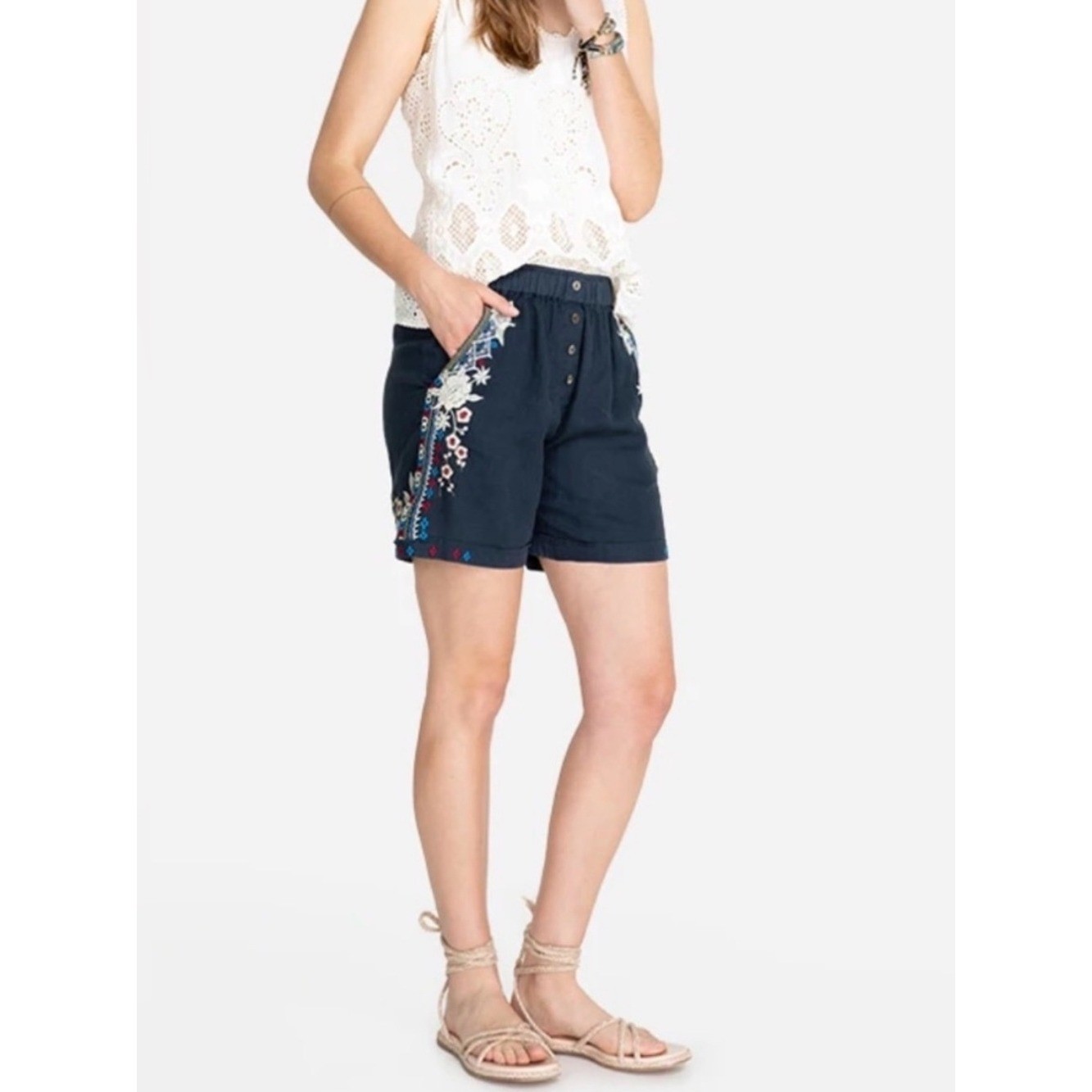 Johnny Was FlorenceButton Front LinenEmbroidered Shorts size xs NWT