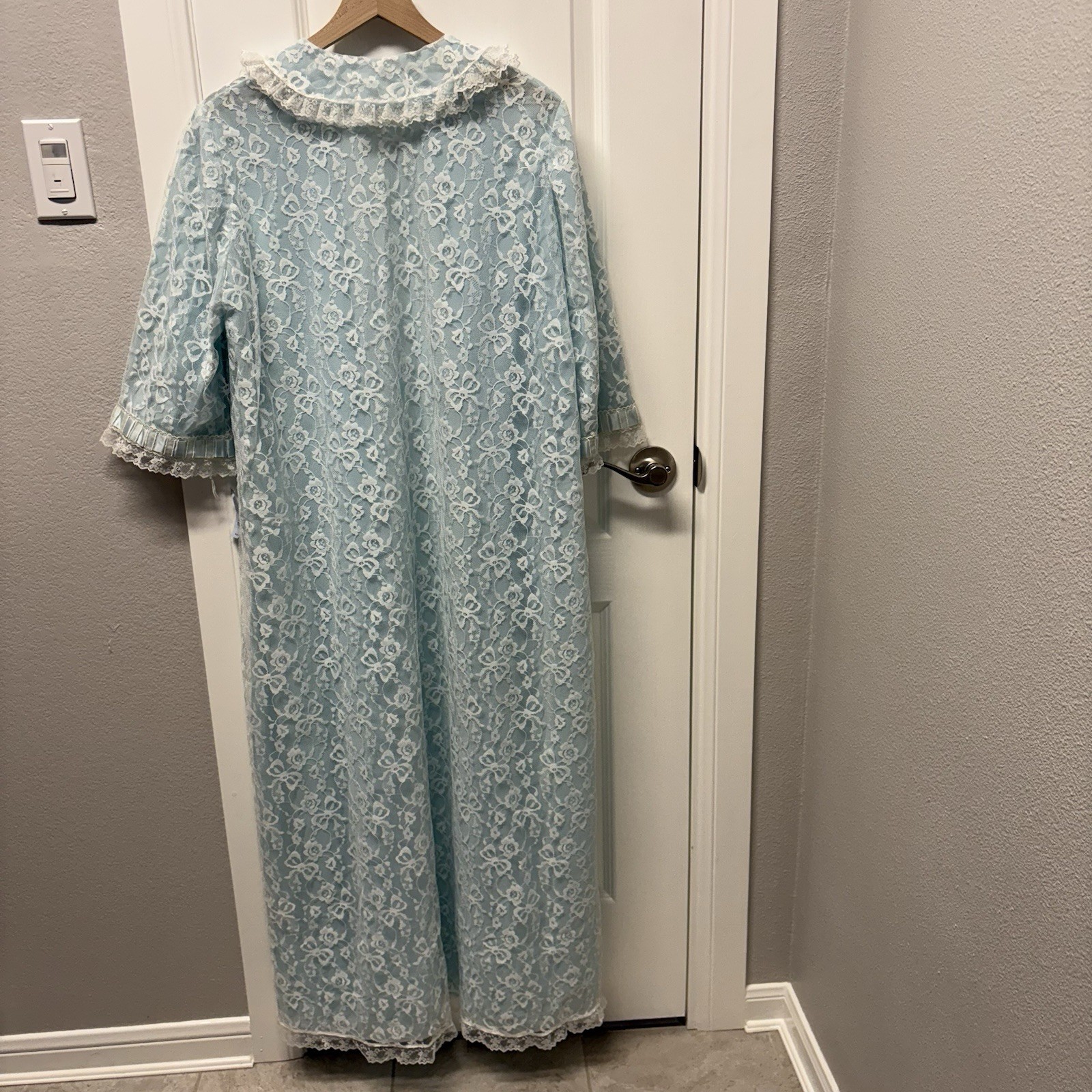 Vintage Odette Barsa Peignoir Robe Gown Powder Blue Lace Overlay Medium NWT