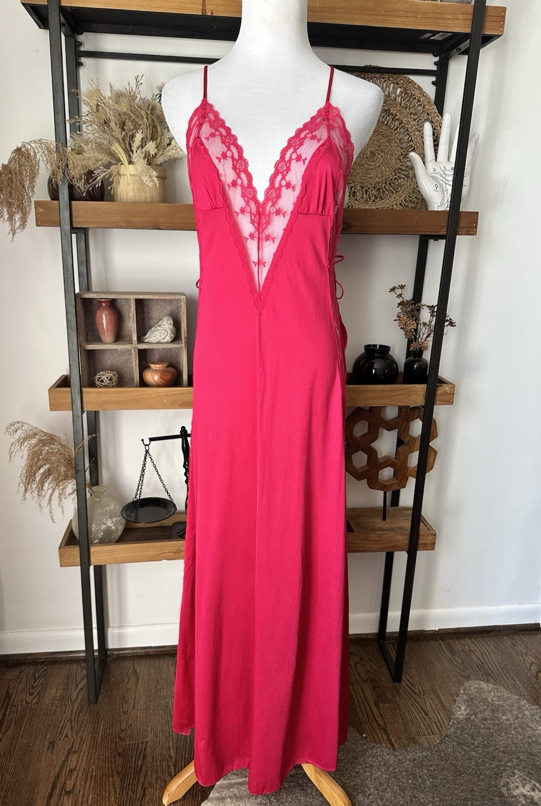 Vintage Kayser Size Medium Pink 100% Nylon Open Side Lace Full Length Nightgown