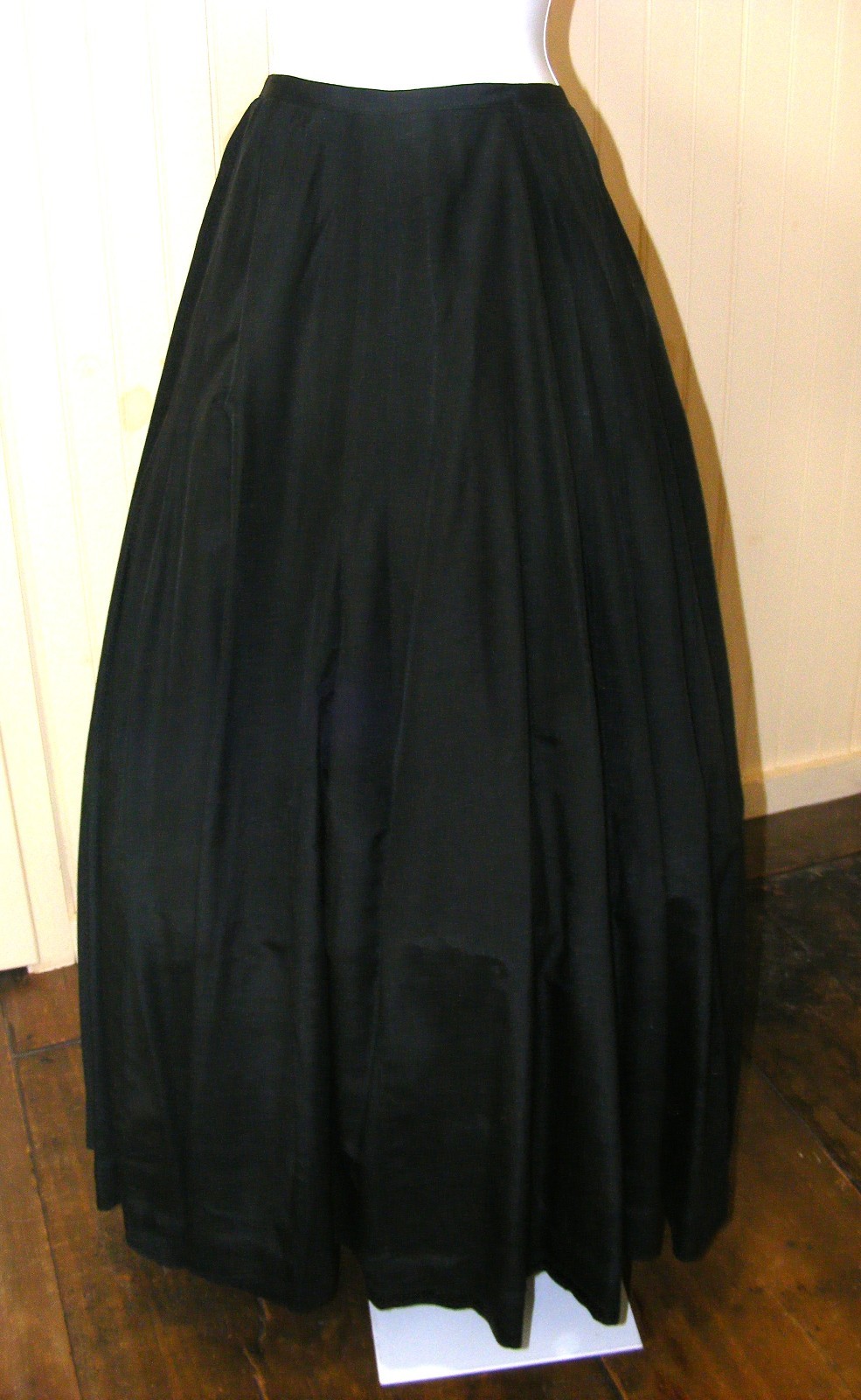 1910 MOURNING DRESS 2PC BLACK FAILLE FRANCAISE FLAT PLEAT SKIRT SLIM SILHOUETTE