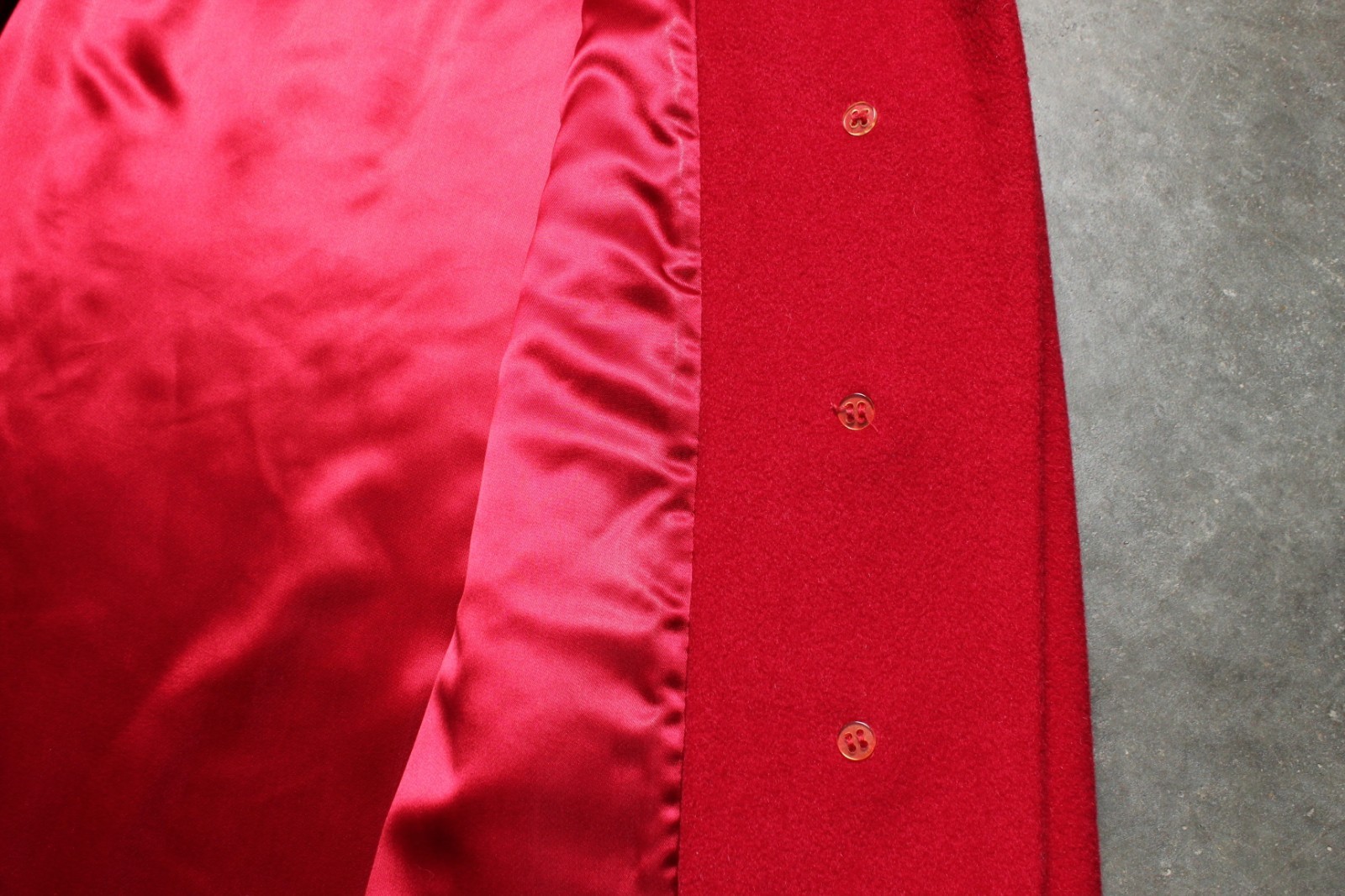 Vintage 60&rsquo;s USA Union-Made Ruby Red Shagmoor Wool Coat – M / L