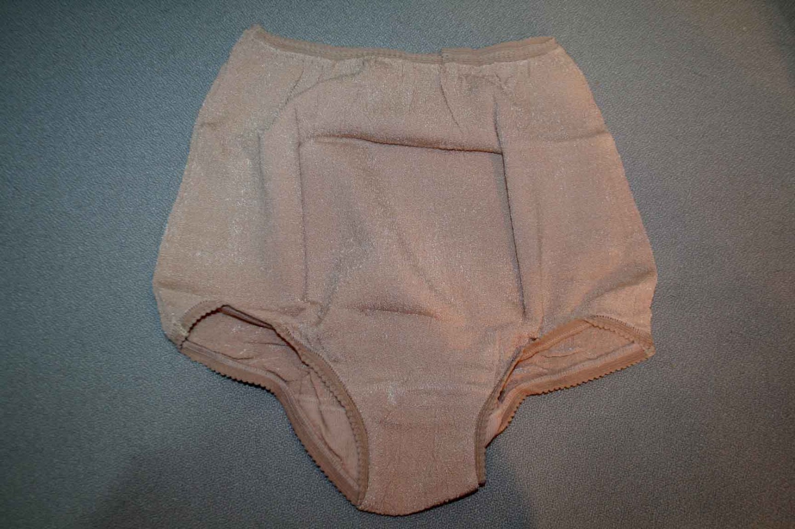 NOS Vtg 70s Purr Panties BEIGE Stretch Nylon Magic Lady Brief Exquisite Form 928