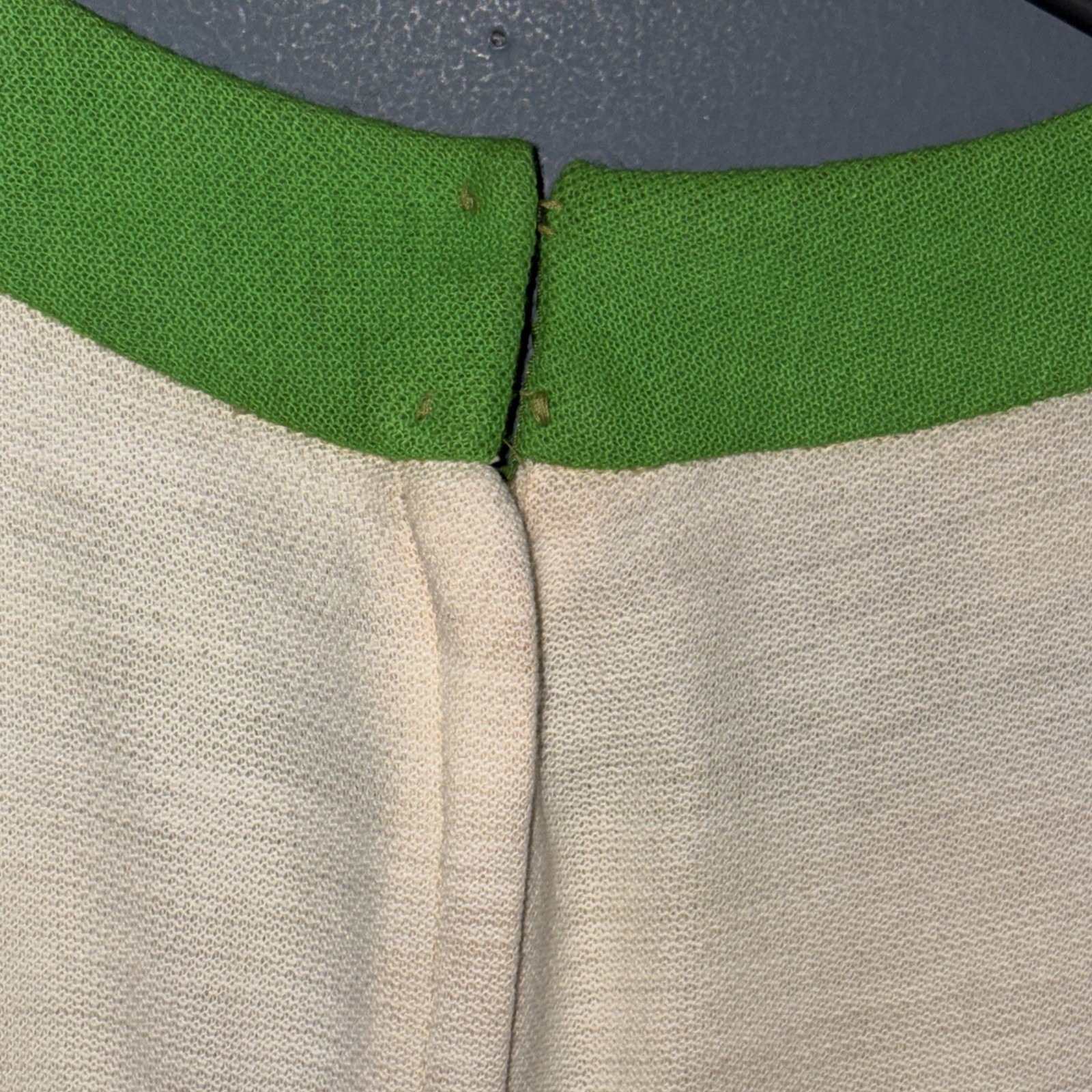 Vintage 1960’s Mod Style Knit Shift Dress Cream & Lime Green Size 16