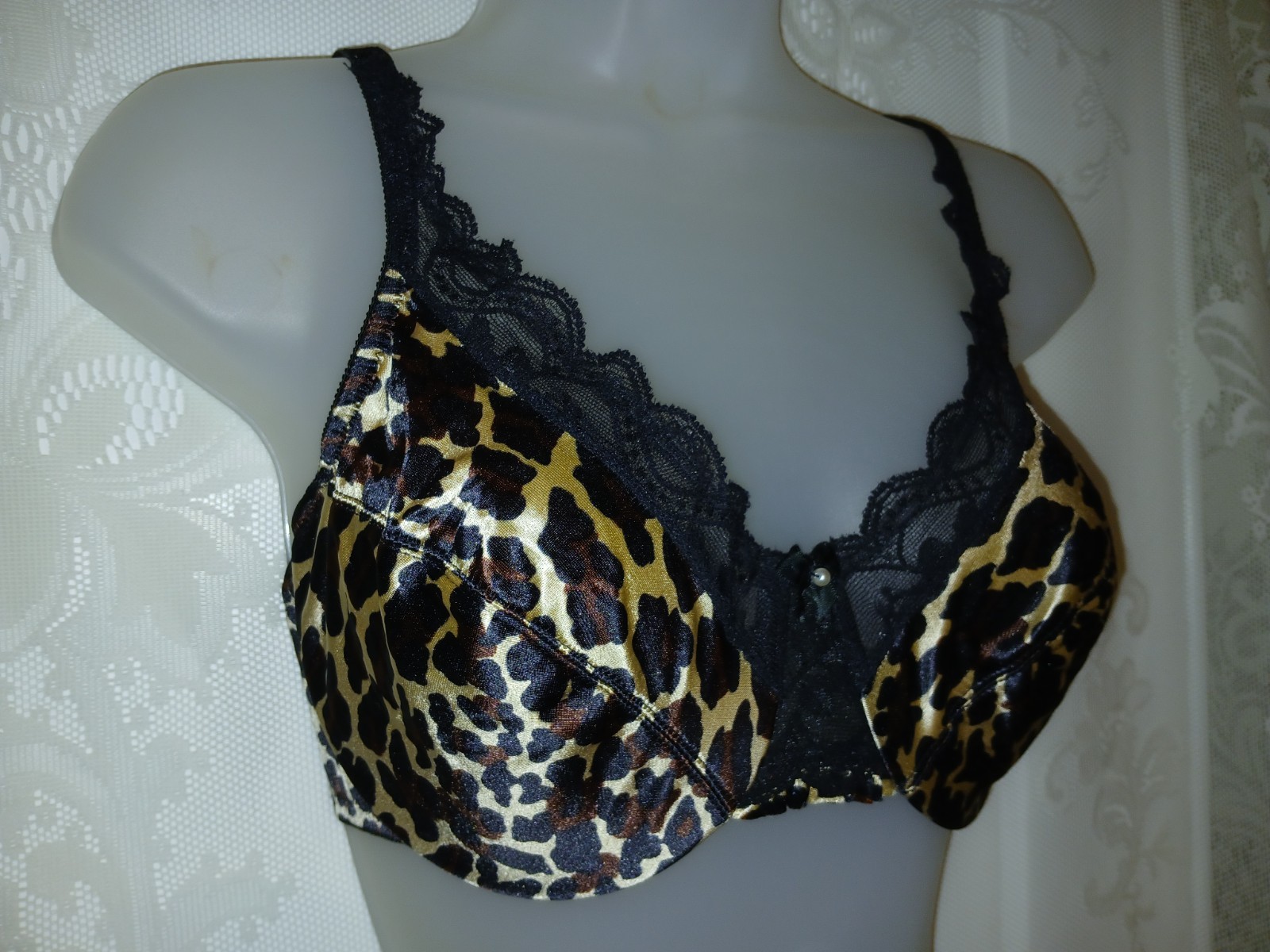 Vintage 80s Vanity Fair Leopard Satin Wet Look Nylon Underwire Bra 36D