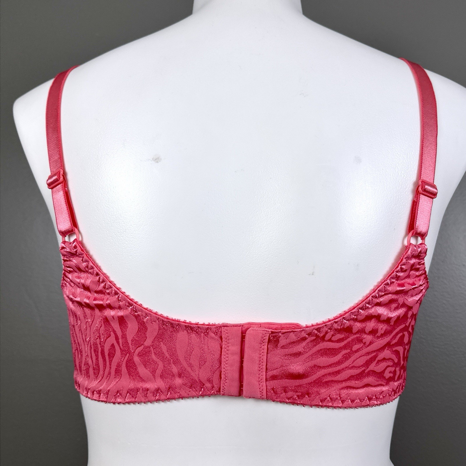 Vintage Vassarette 42C Satin Animal Print Bra Pink Second Skin Full Figure 75821