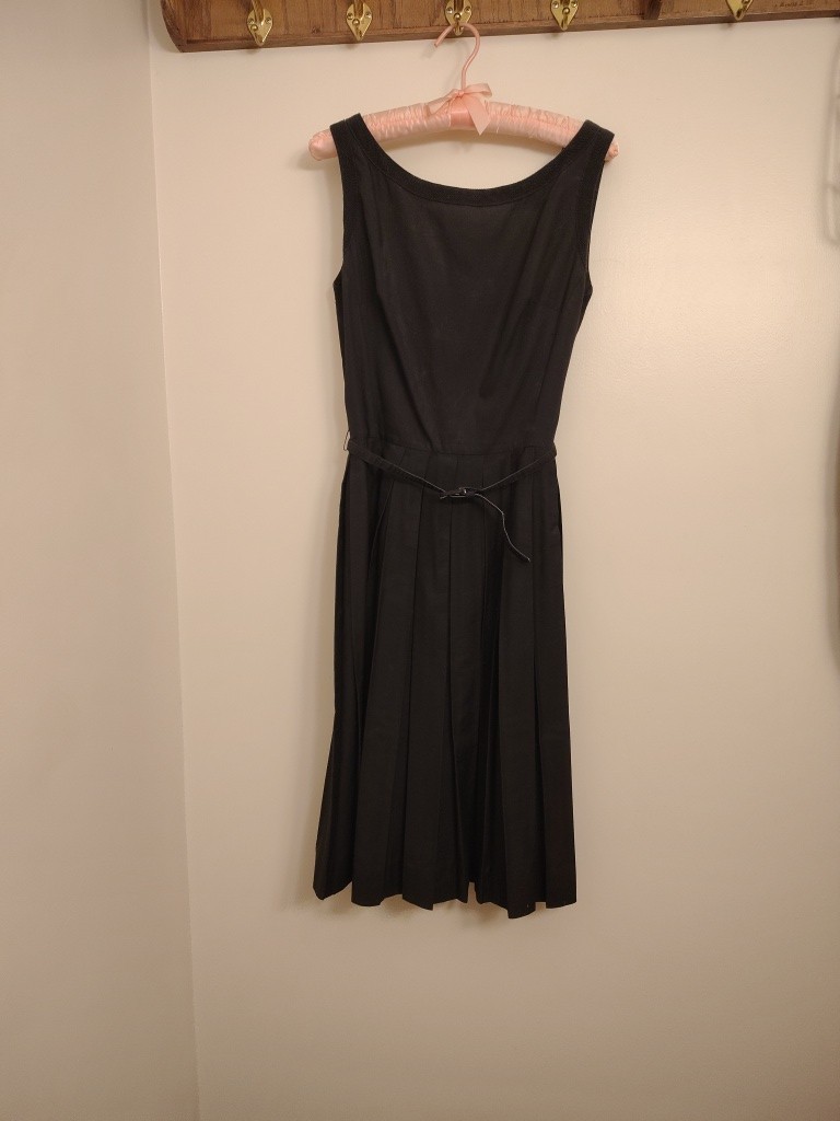 VTG L&rsquo;aiglon 1950s Sleeveless Black Shirtwaist Dress Belted w/Pleated Skirt