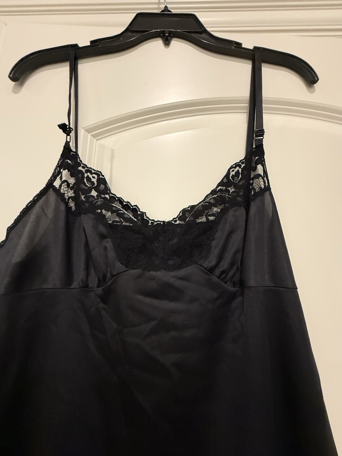 Vintage vassarette ladies black full slip style 10-105 size 38 24 inches