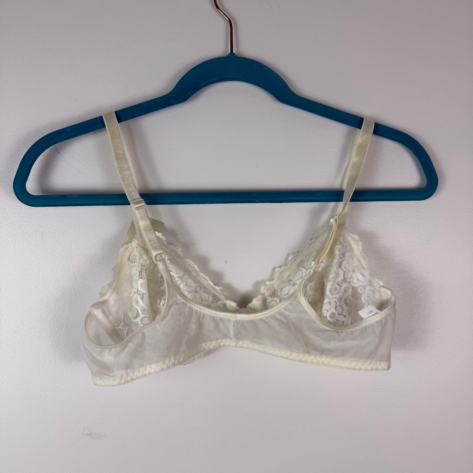 lovable white underwire bra size 38B