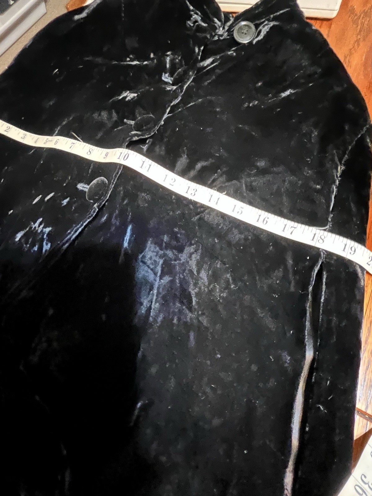 VTG Black Velvet Cape Button Front Victorian Opera Goth Steampunk 34” Long READ