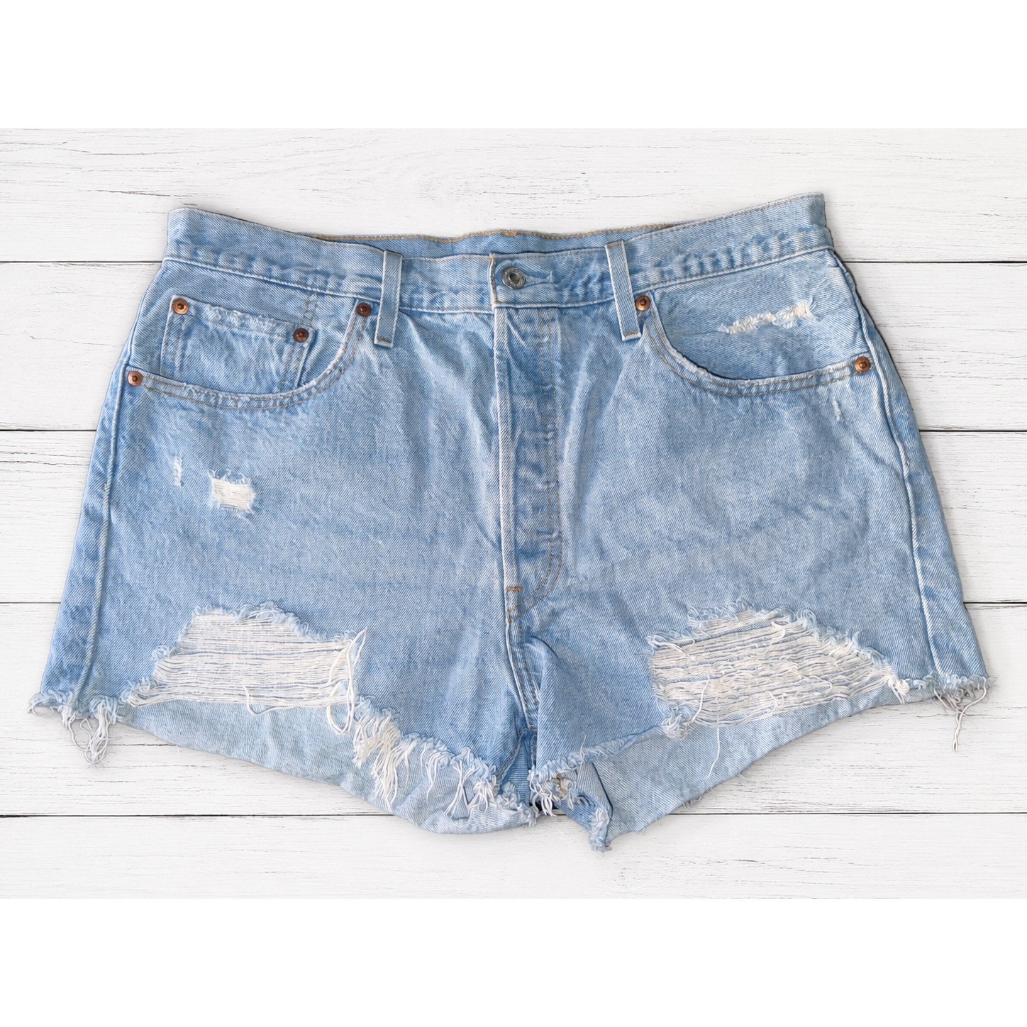 Levis 501 Original Distressed Light Wash Cut Off Denim Shorts Grunge Boho W34