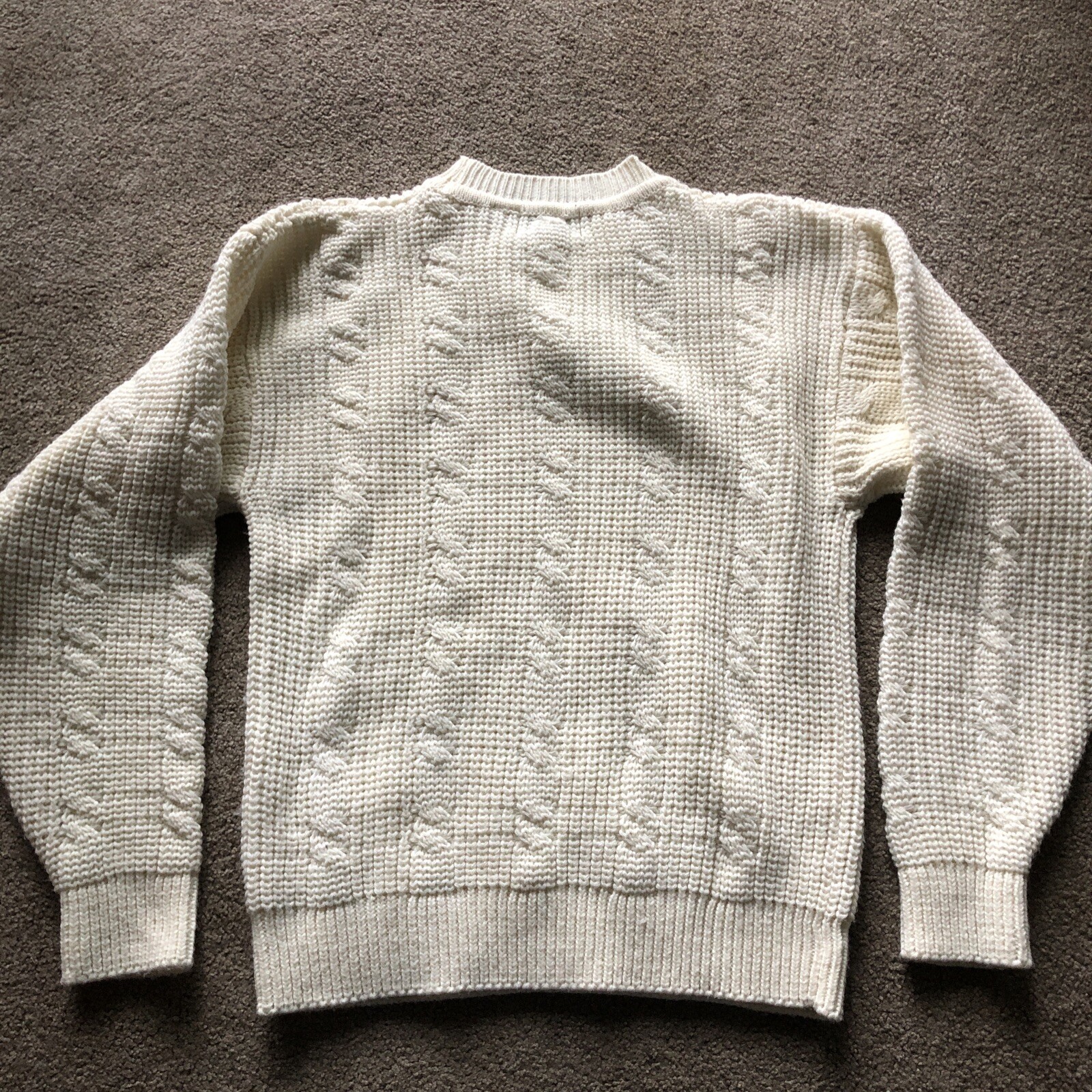 Vintage Trend Basics Cable Knit Cream Ivory Pullover Sweater 1980s 1990s NICE!