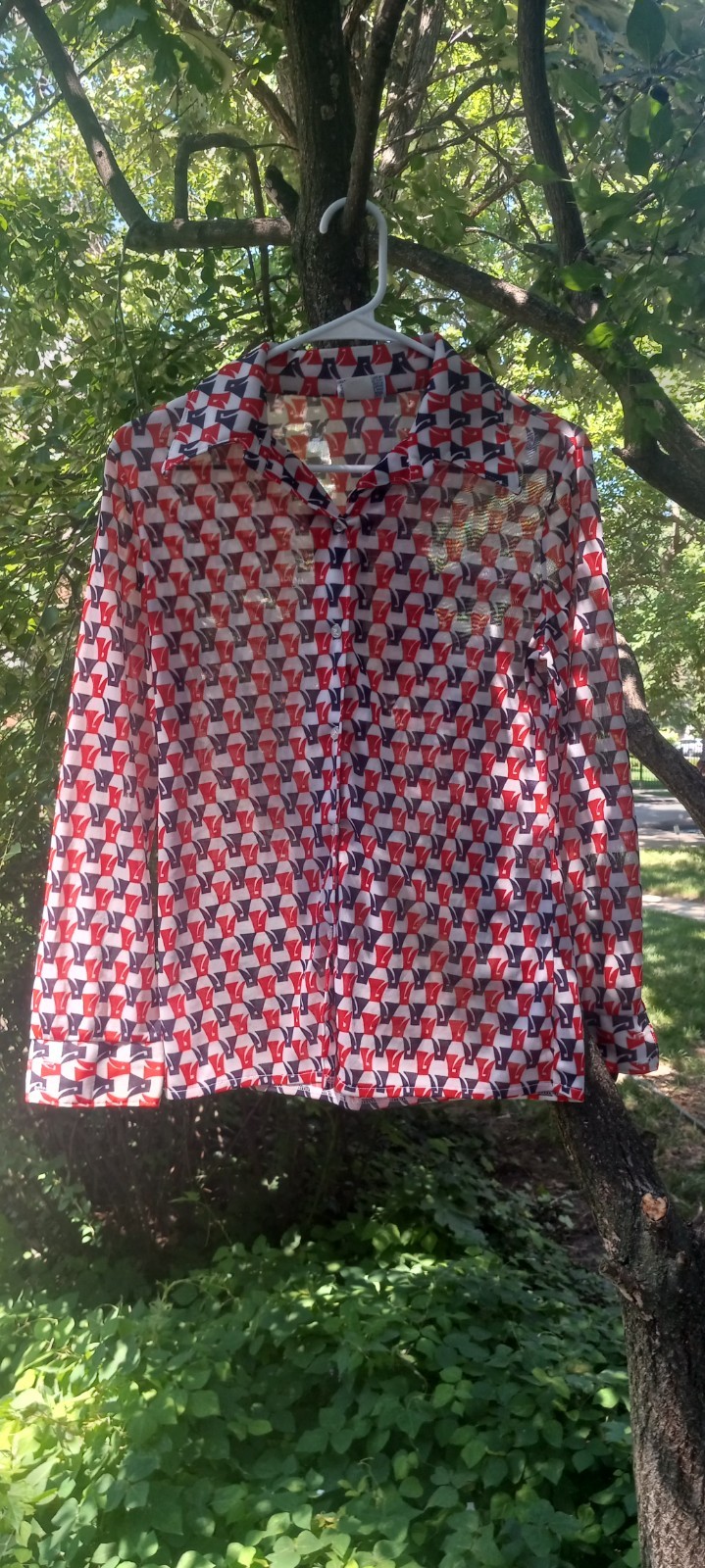 Vintage 70s button up long sleeve red white and blue. Women&rsquo;s