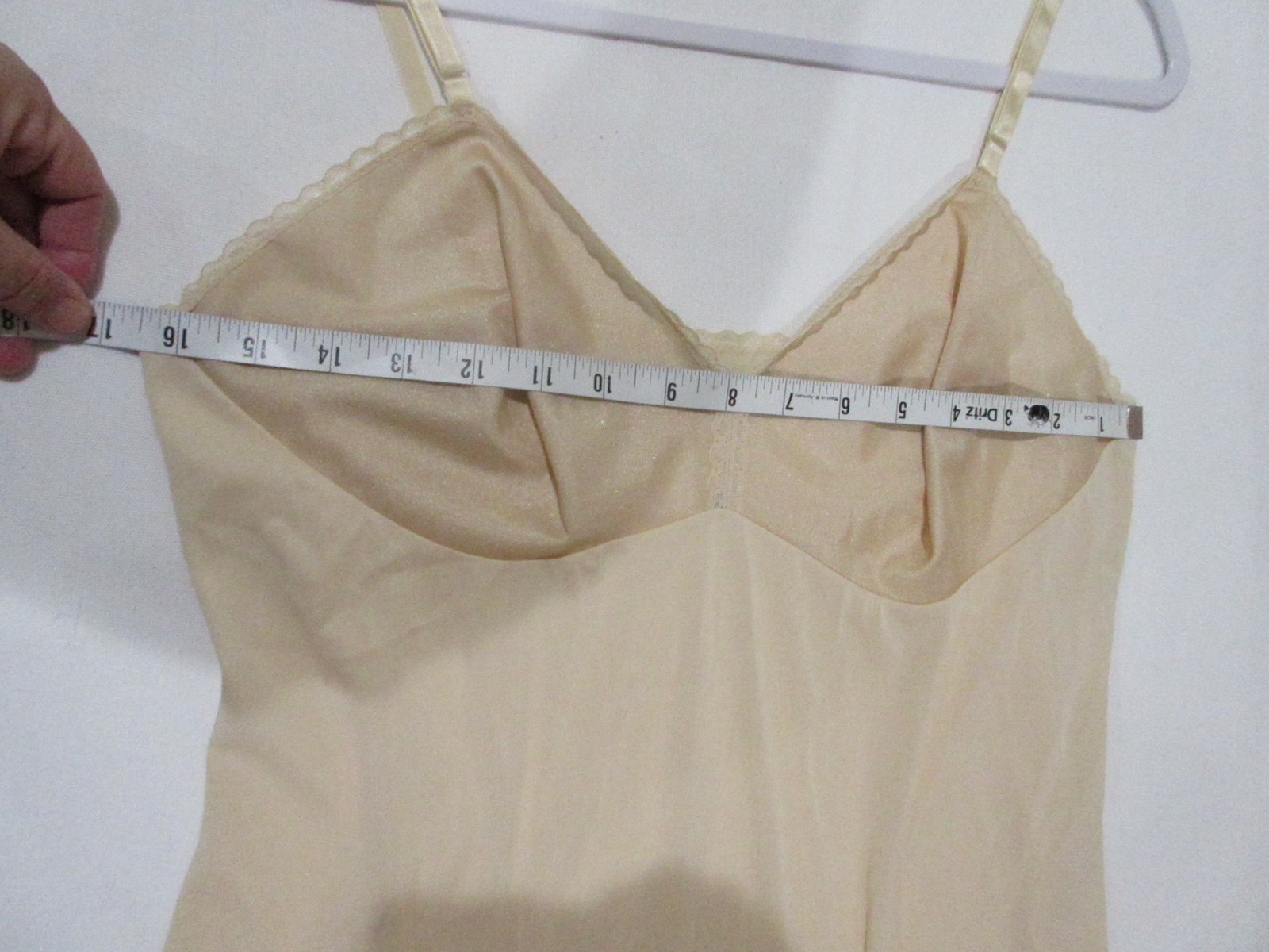 Vintage Vanity Fair Full Slip Beige Nylon Large 38 Everyday USA Silky