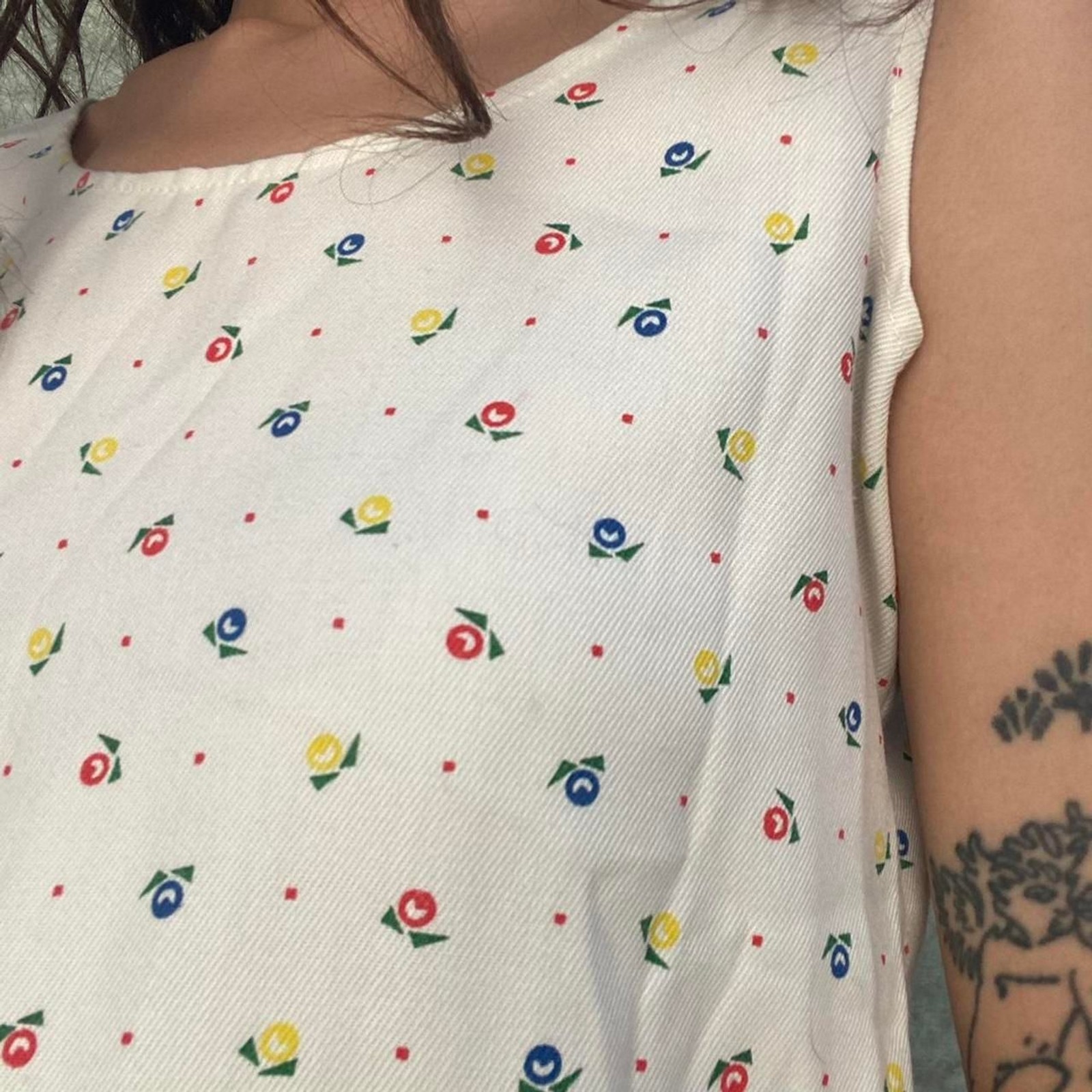 1970s cotton polyester blend floral white tank top