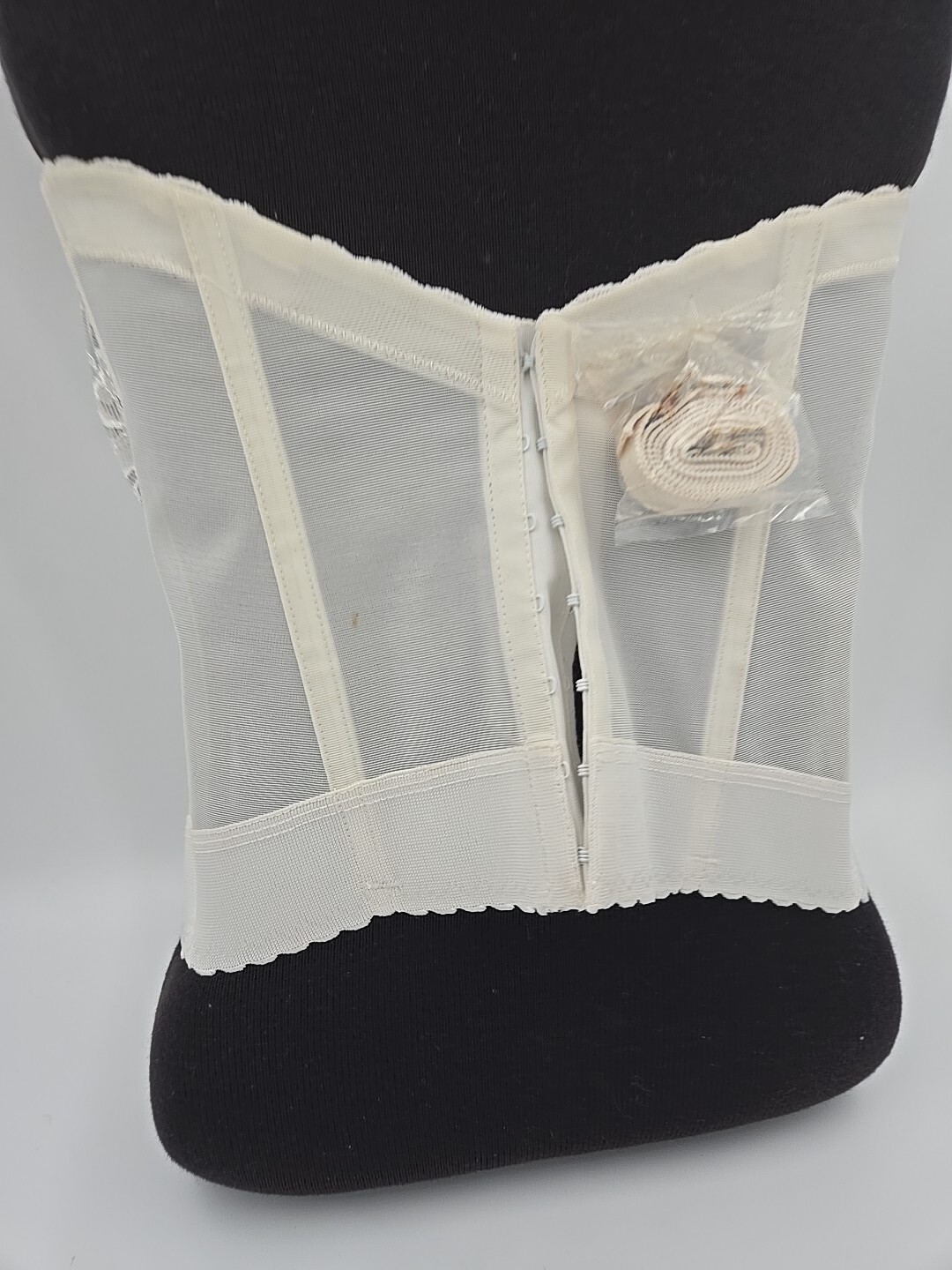 Goddess Style 689 Bra White Lace Shapeware Corsette Bustier Strapless 34DD