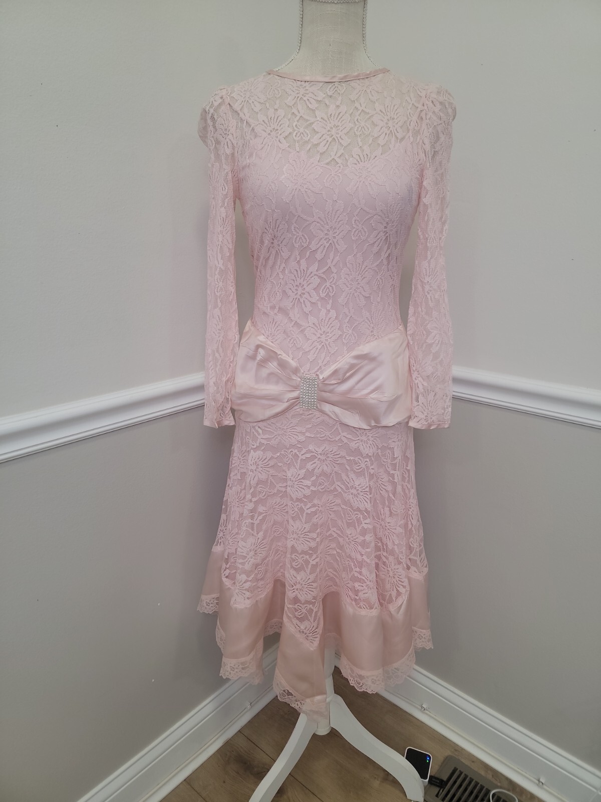 Vintage Pink Lace with Satin Assimetrical Hem Party/Formal/Cocktail Dress