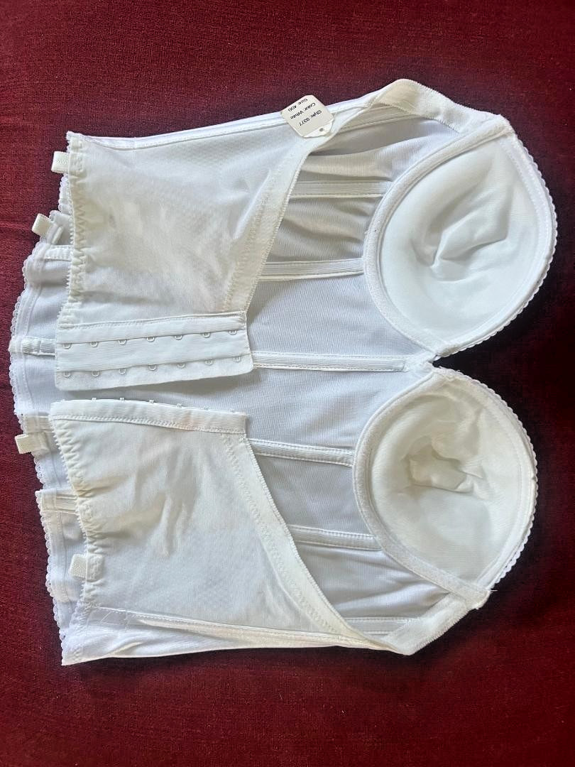 VINTAGE 1970s Padded STAPLESS 40B Bustier Bridal Corset Merry Widow White