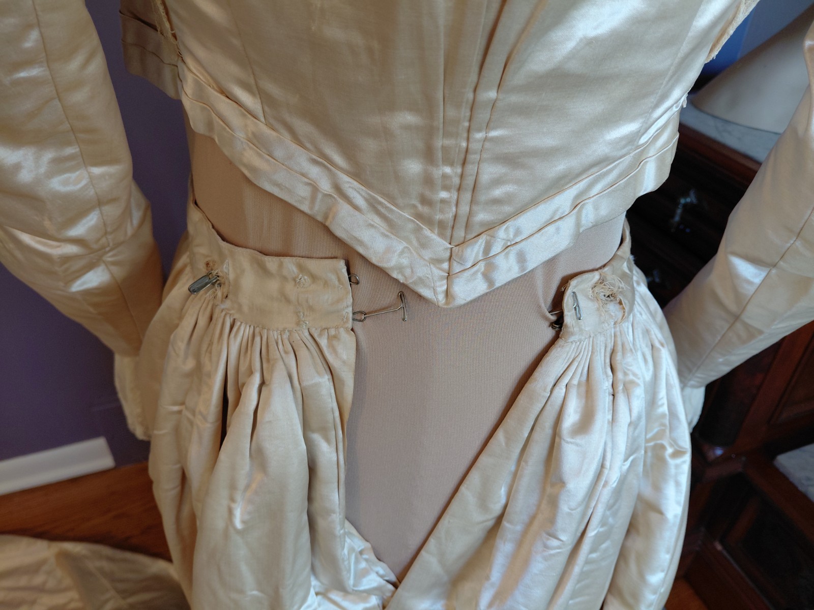 Antique 1890&rsquo;s Satin & Tambour Lace Dress Wedding Ball Gown Leg O Mutton Sleeves