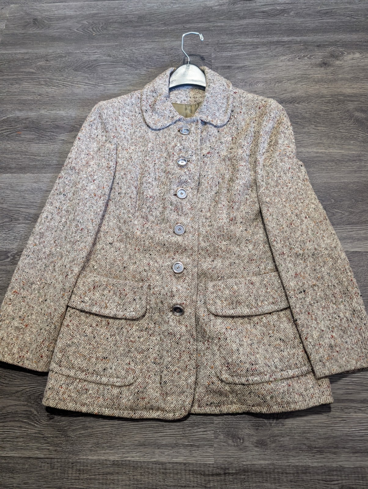 Vintage 1960s Donegal Tweed Wool Jacket – Peter Pan Collar – Beige/Tan Fleck