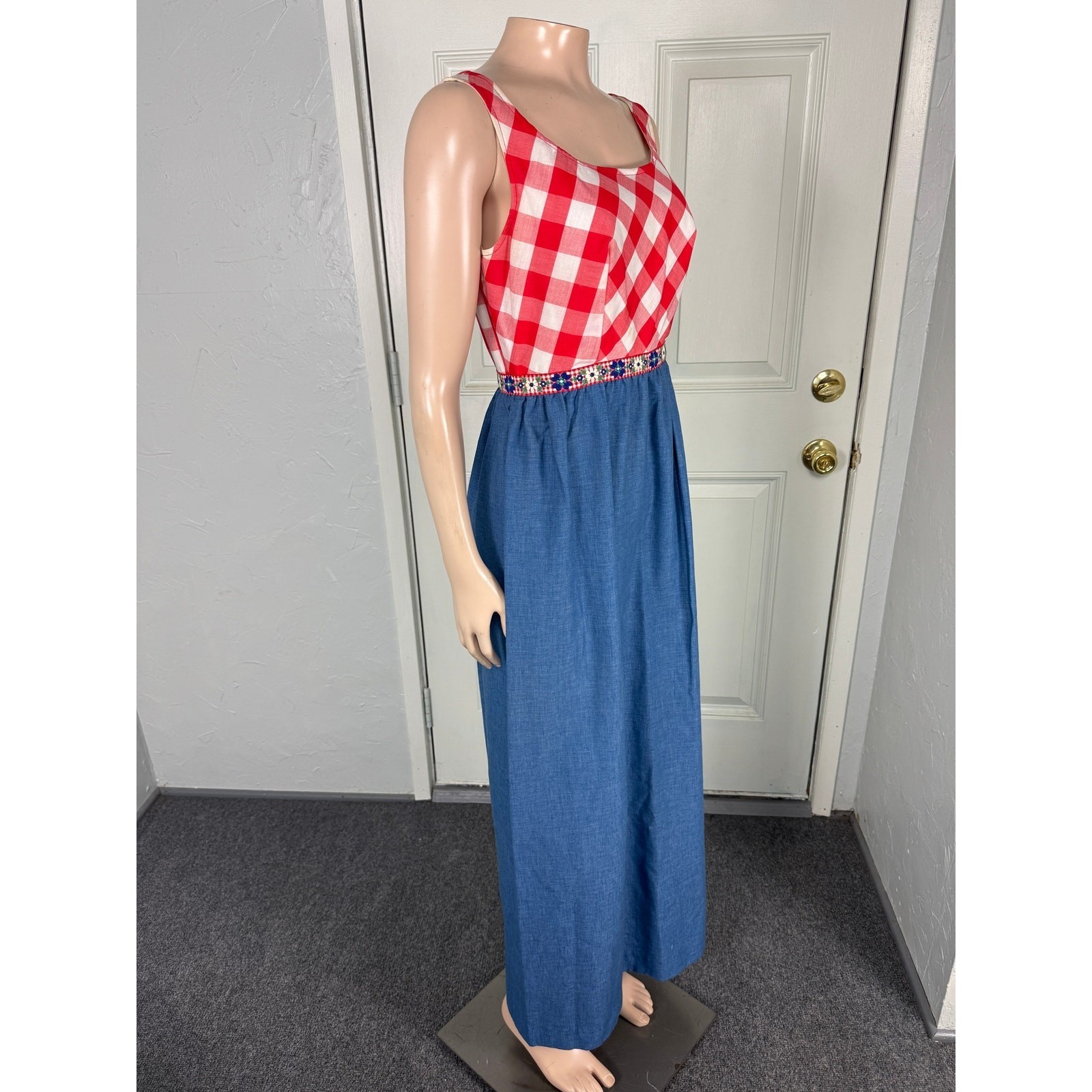 Vintage 70&rsquo;s Chaz L. Lewis Women&rsquo;s Dress Maxi Plaid Floral Embroidered Cotton A6