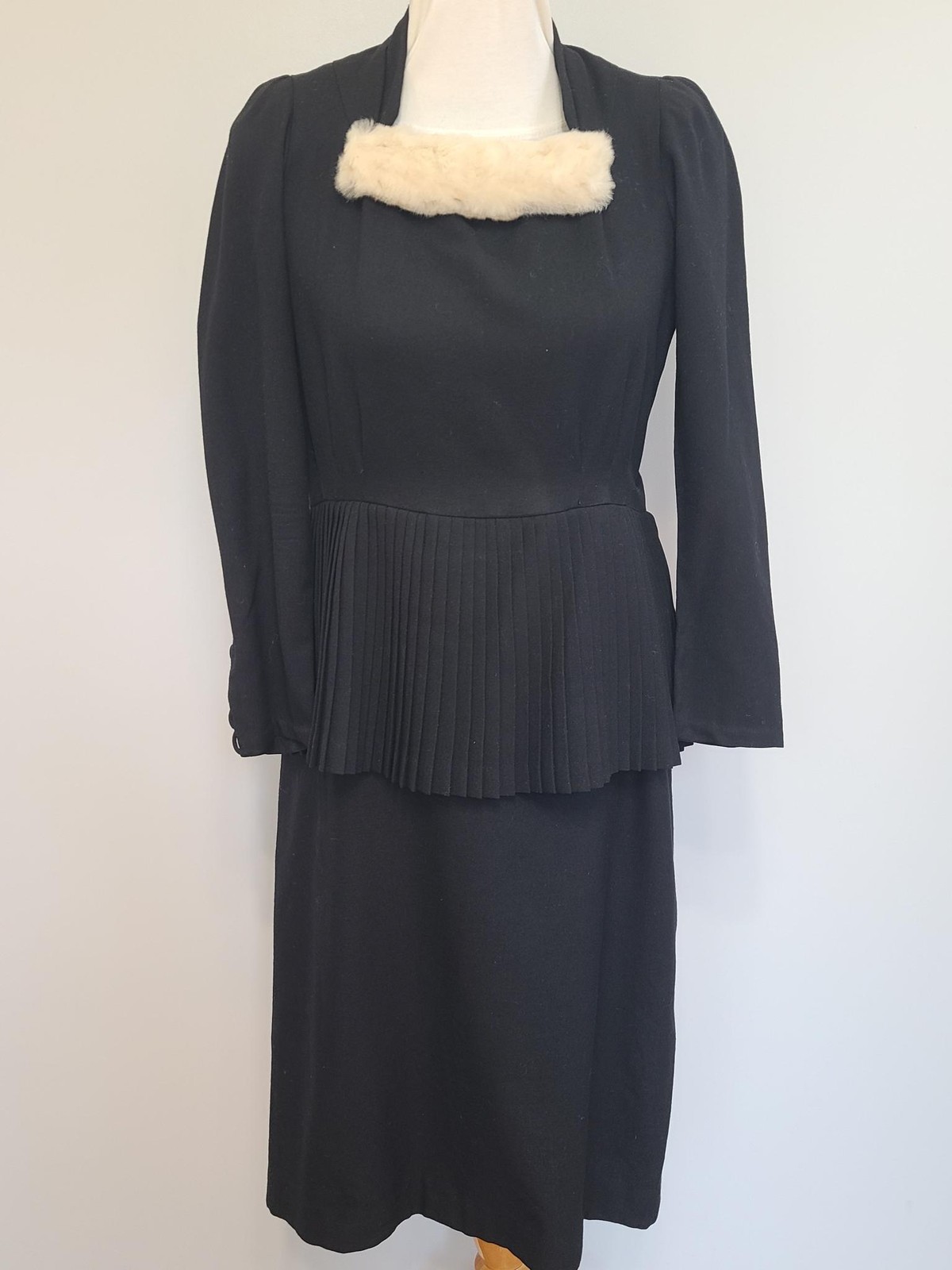 Vintage 1930s 1940s German Black Dress Wool Rabbit Fur Trim Peplum WW2 (B34 W29)