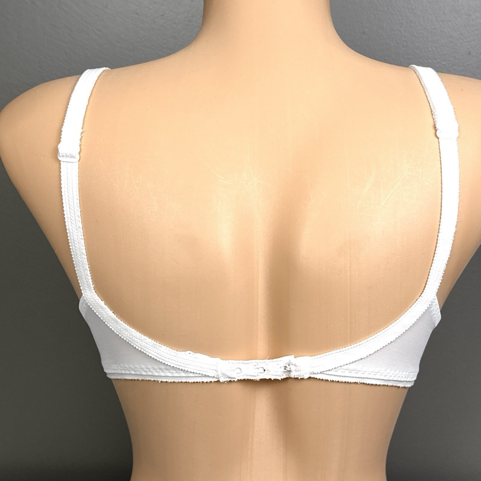 Vintage Warner&rsquo;s The Real McCoy Wireless Bra Size 34B White 1295 Fiberfill Lined